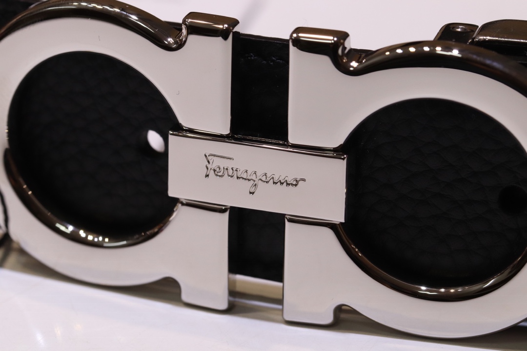 Salvatore Ferragamo Male Leather Belt M