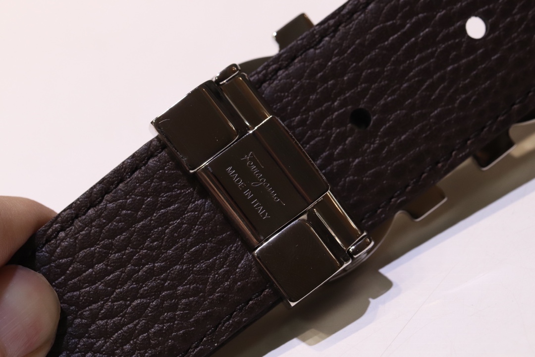Salvatore Ferragamo Male Leather Belt M