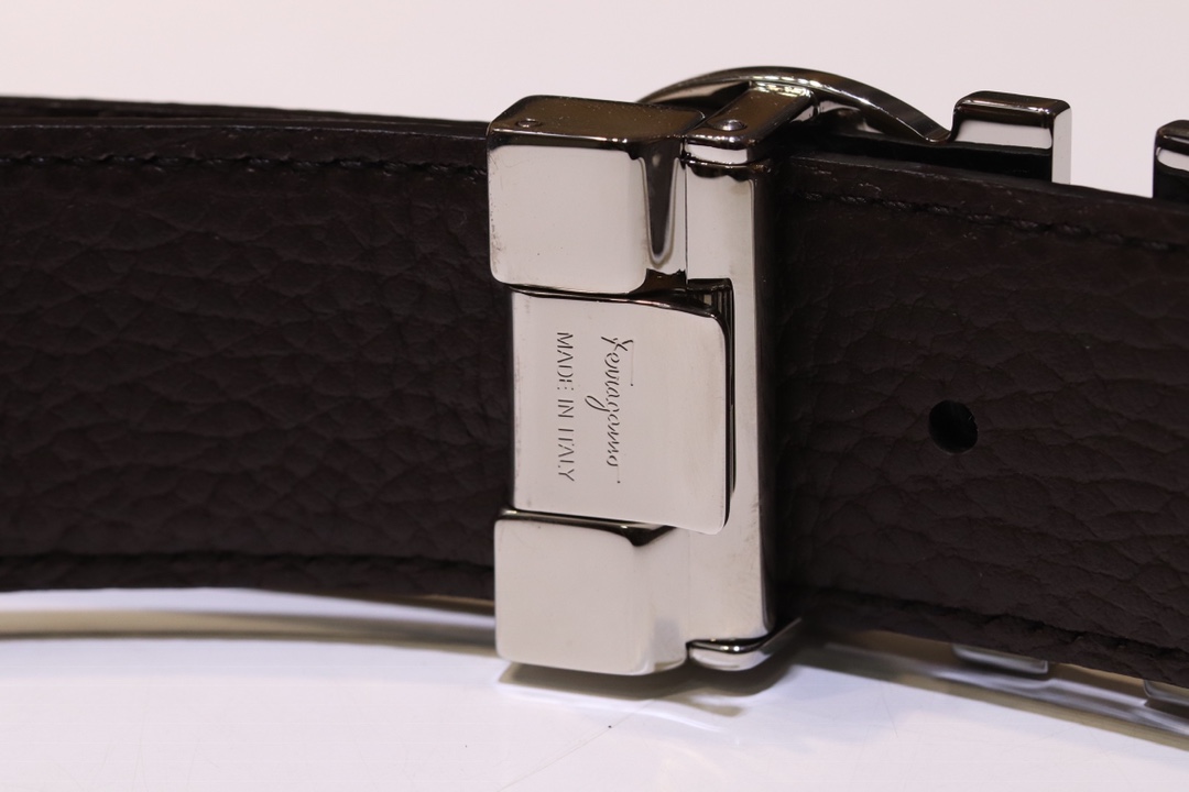 Salvatore Ferragamo Male Leather Belt M