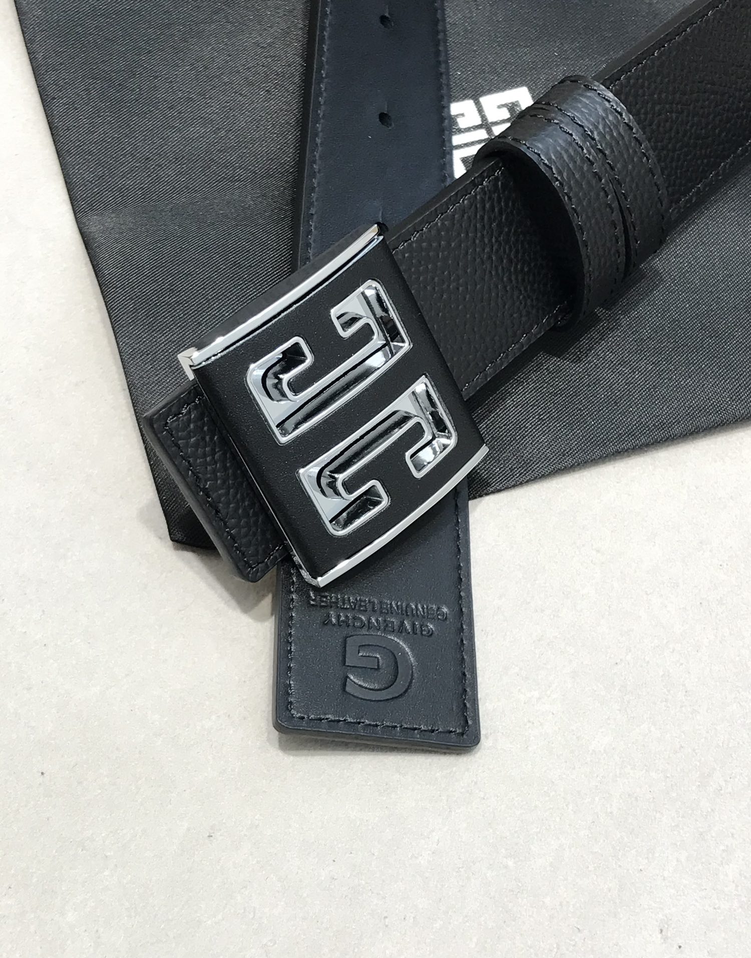 Givenchy Basic Belt Top Grain Leather M