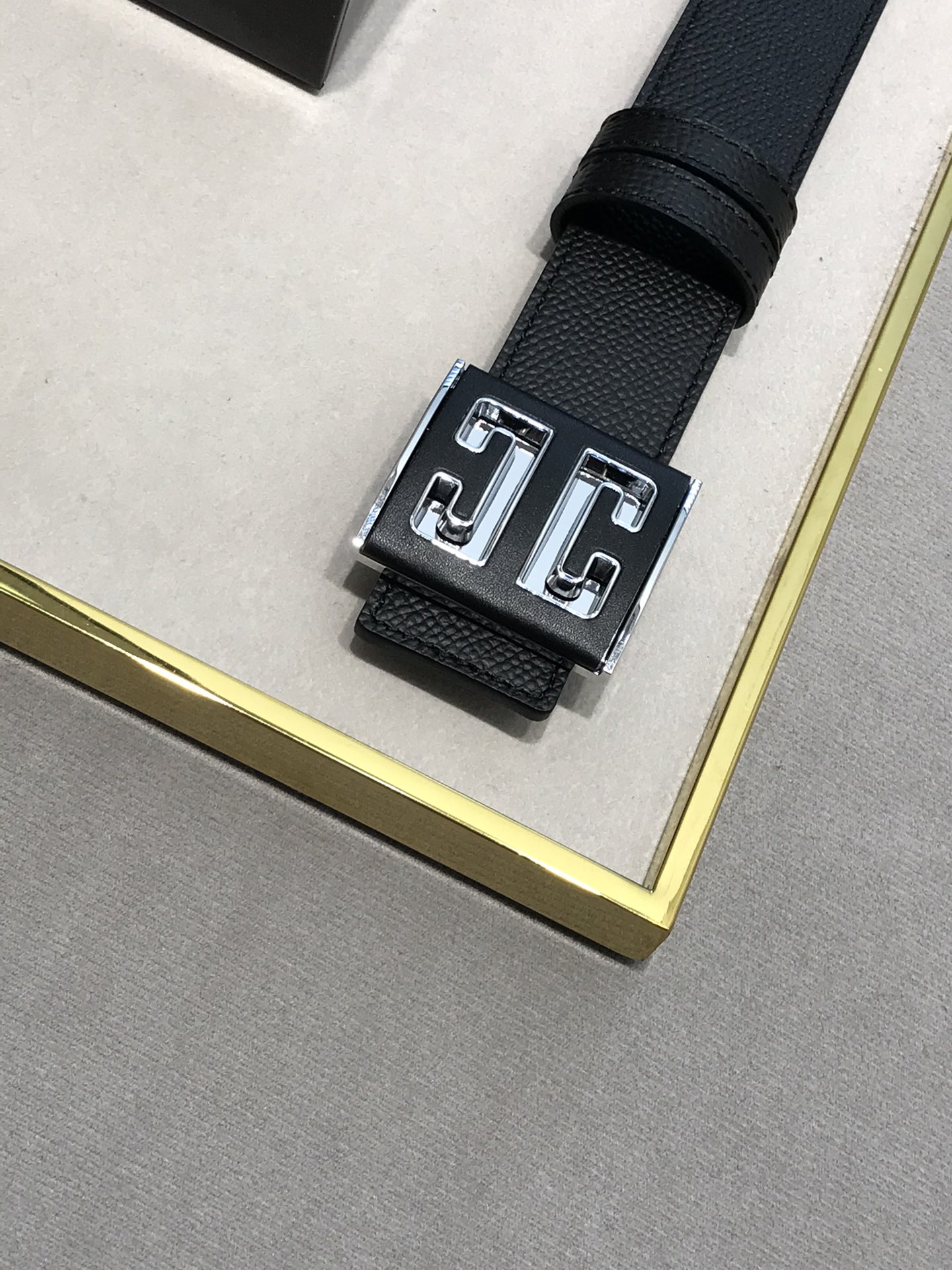 Givenchy Basic Belt Top Grain Leather M