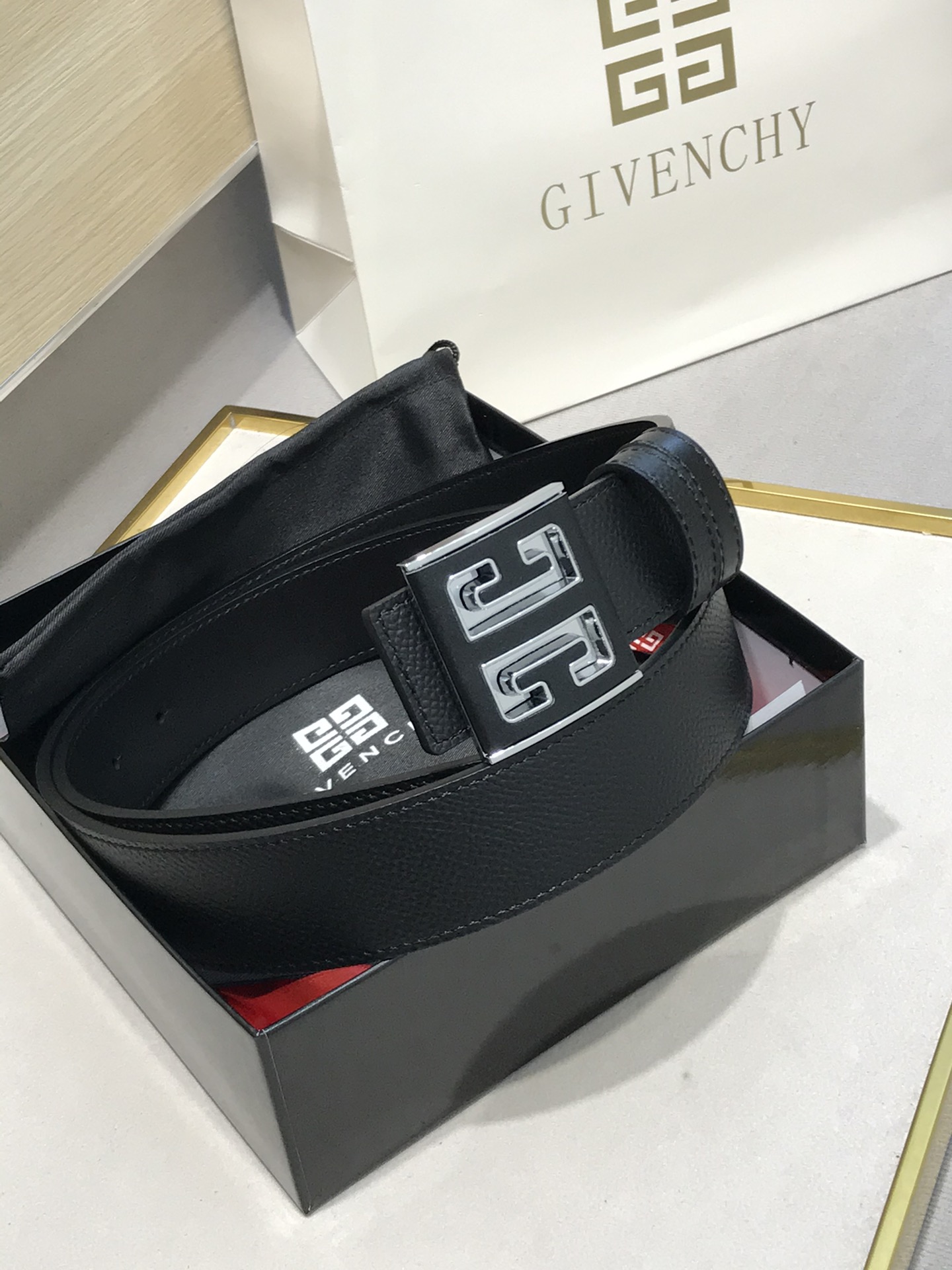 Givenchy Basic Belt Top Grain Leather M