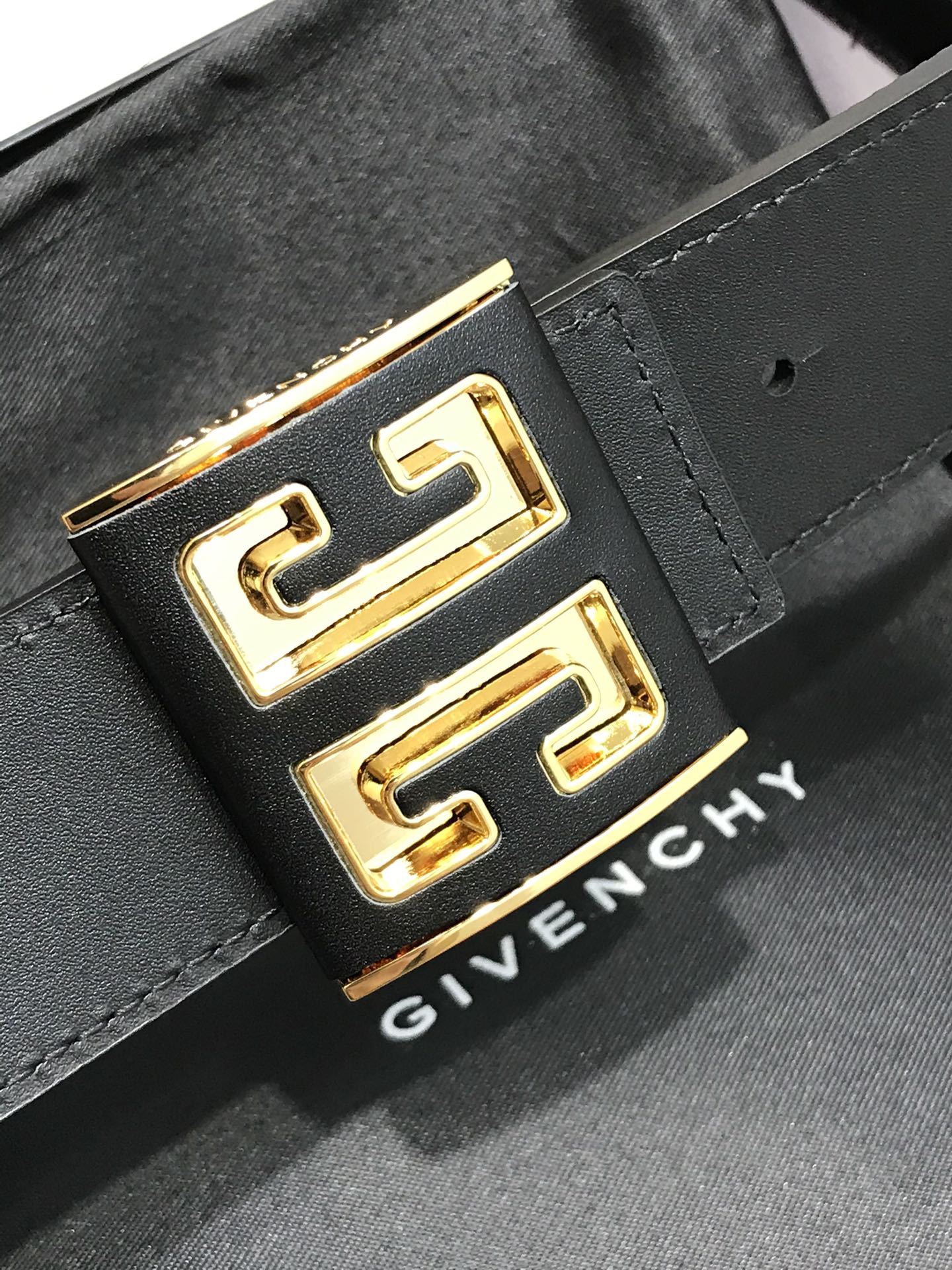 Givenchy Basic Belt Top Grain Leather M