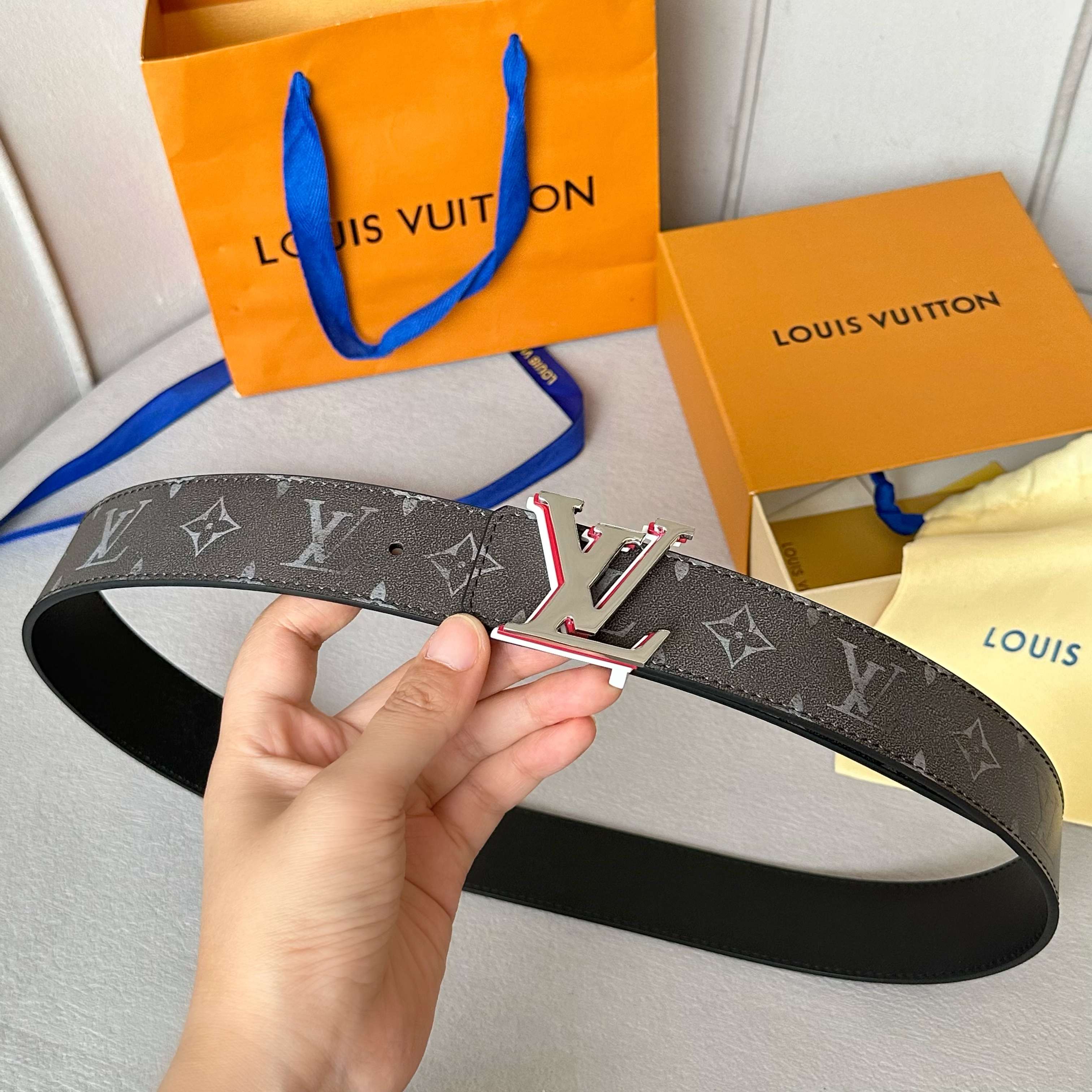 Louis Vuitton Male Basic Belt Cow Leather S-l