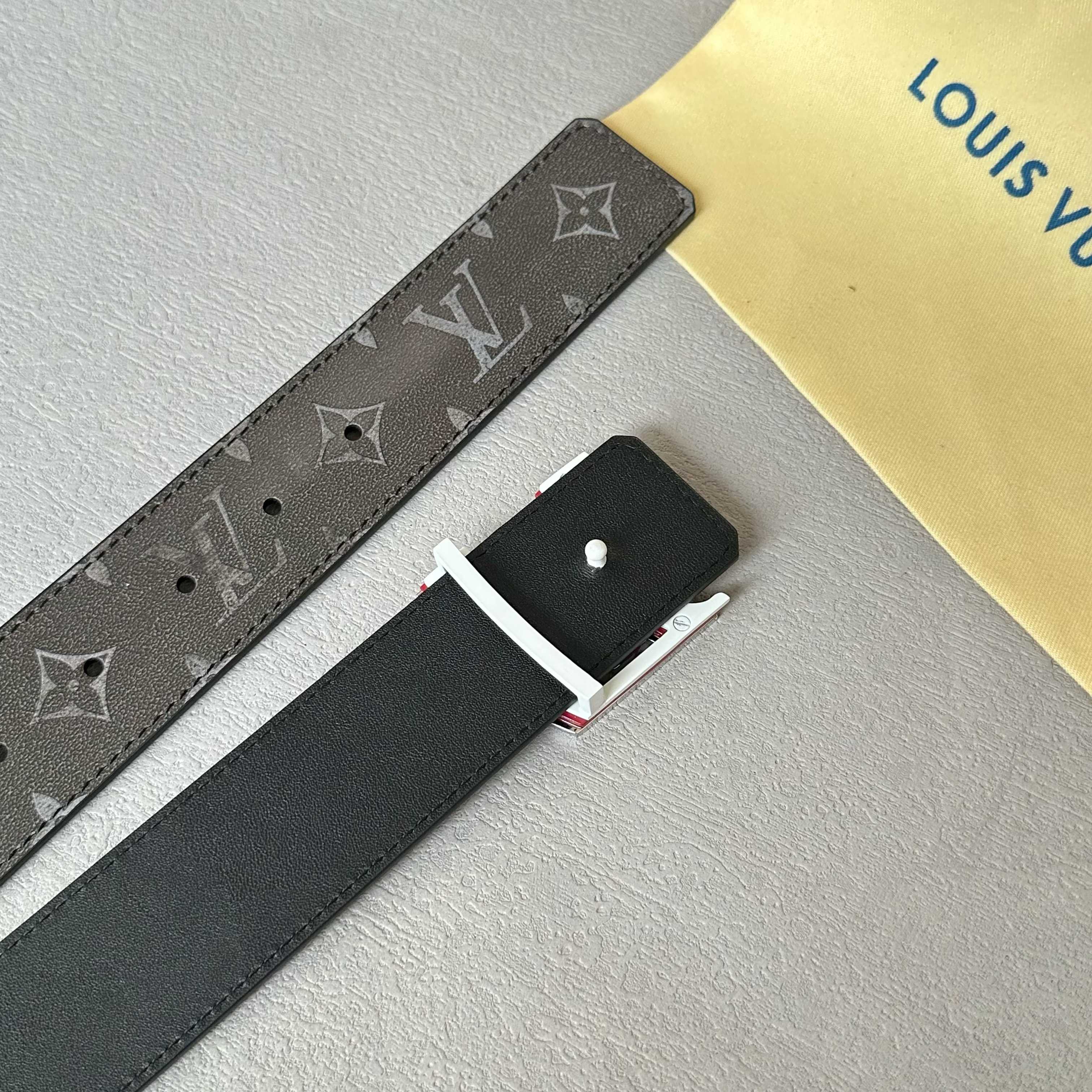 Louis Vuitton Male Basic Belt Cow Leather S-l