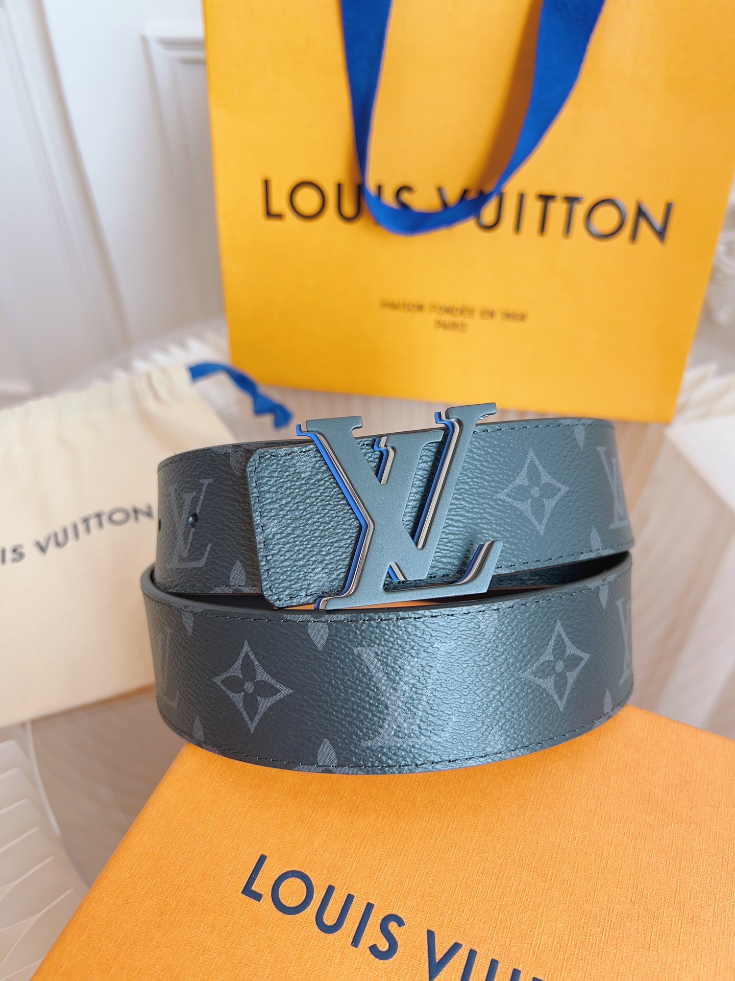Louis Vuitton Basic Belt Top Grain Leather Black M-l