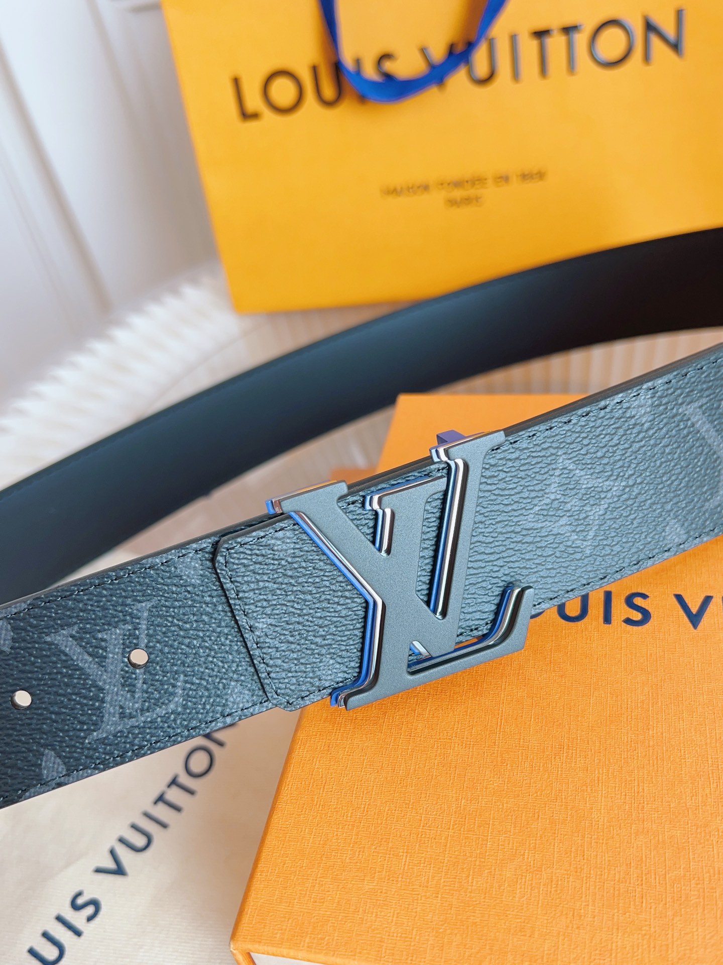 Louis Vuitton Basic Belt Top Grain Leather Black M-l