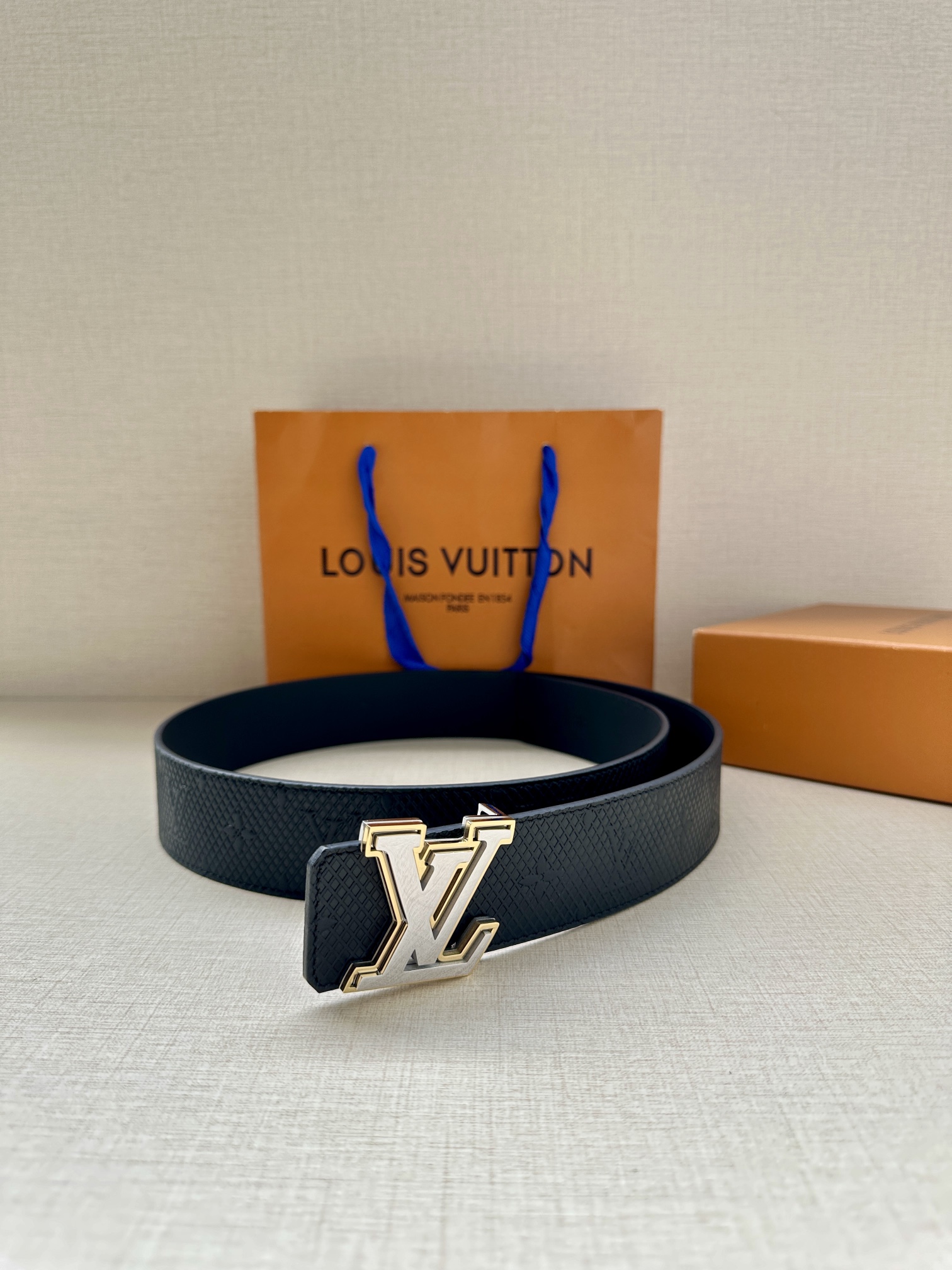 Louis Vuitton Leather Belt Cow Leather L