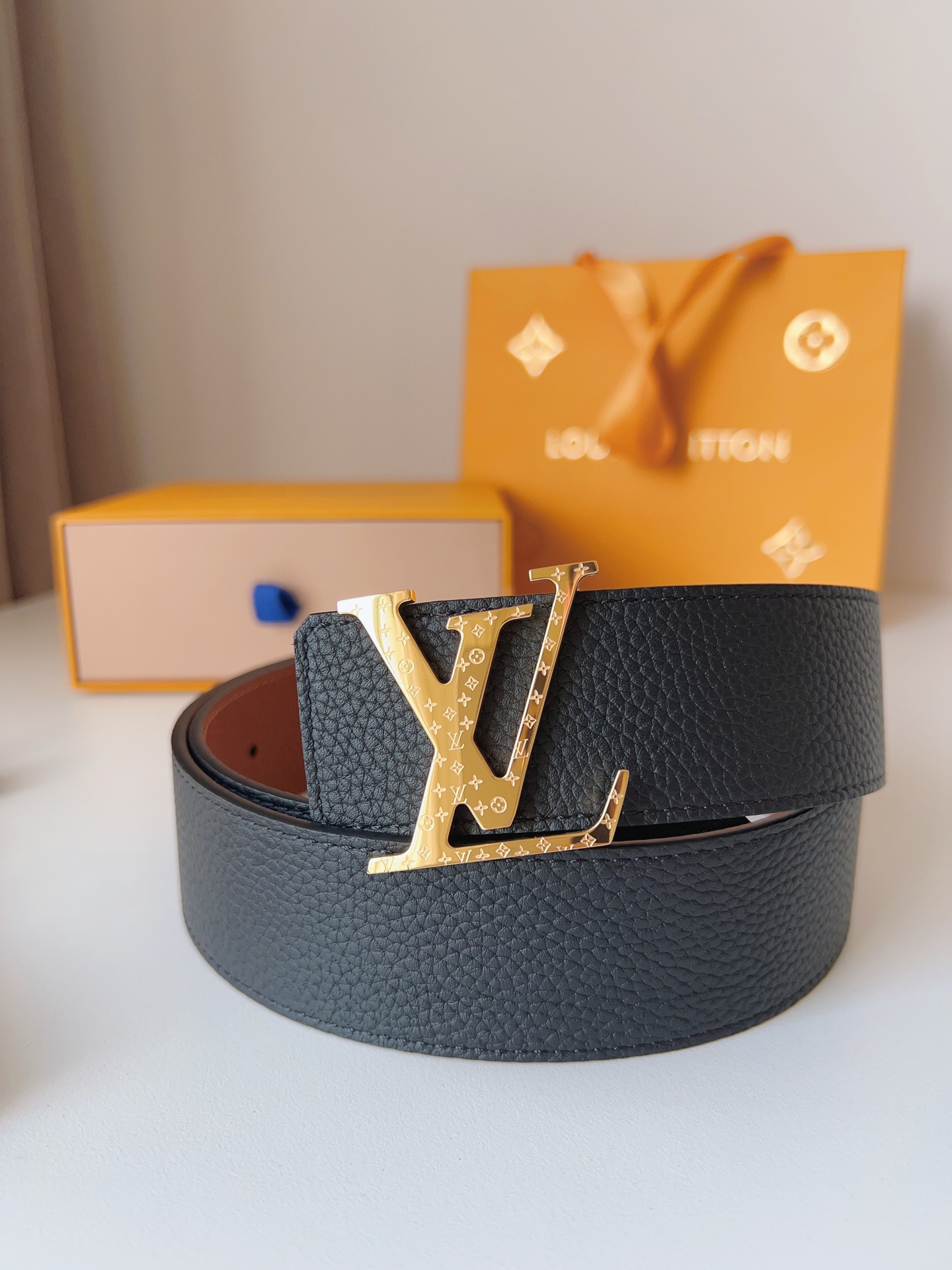 Louis Vuitton Basic Belt 40mm-l