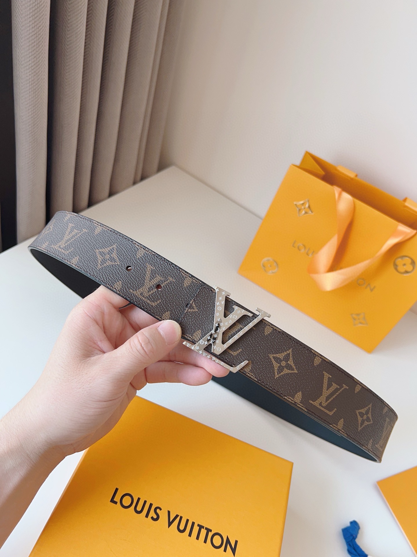 Louis Vuitton Basic Belt 40mm-l