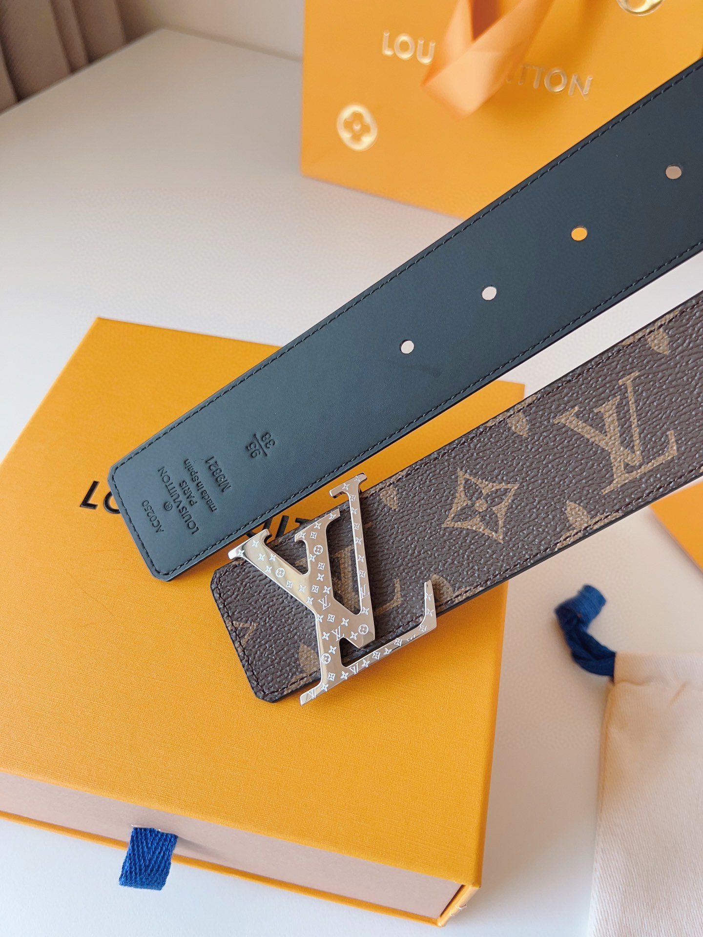 Louis Vuitton Basic Belt 40mm-l