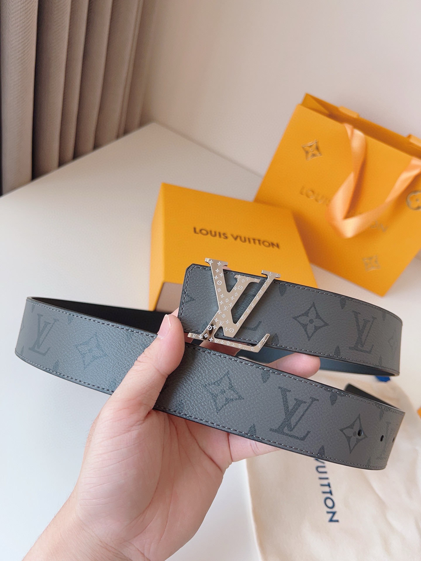 Louis Vuitton Basic Belt 40mm-l
