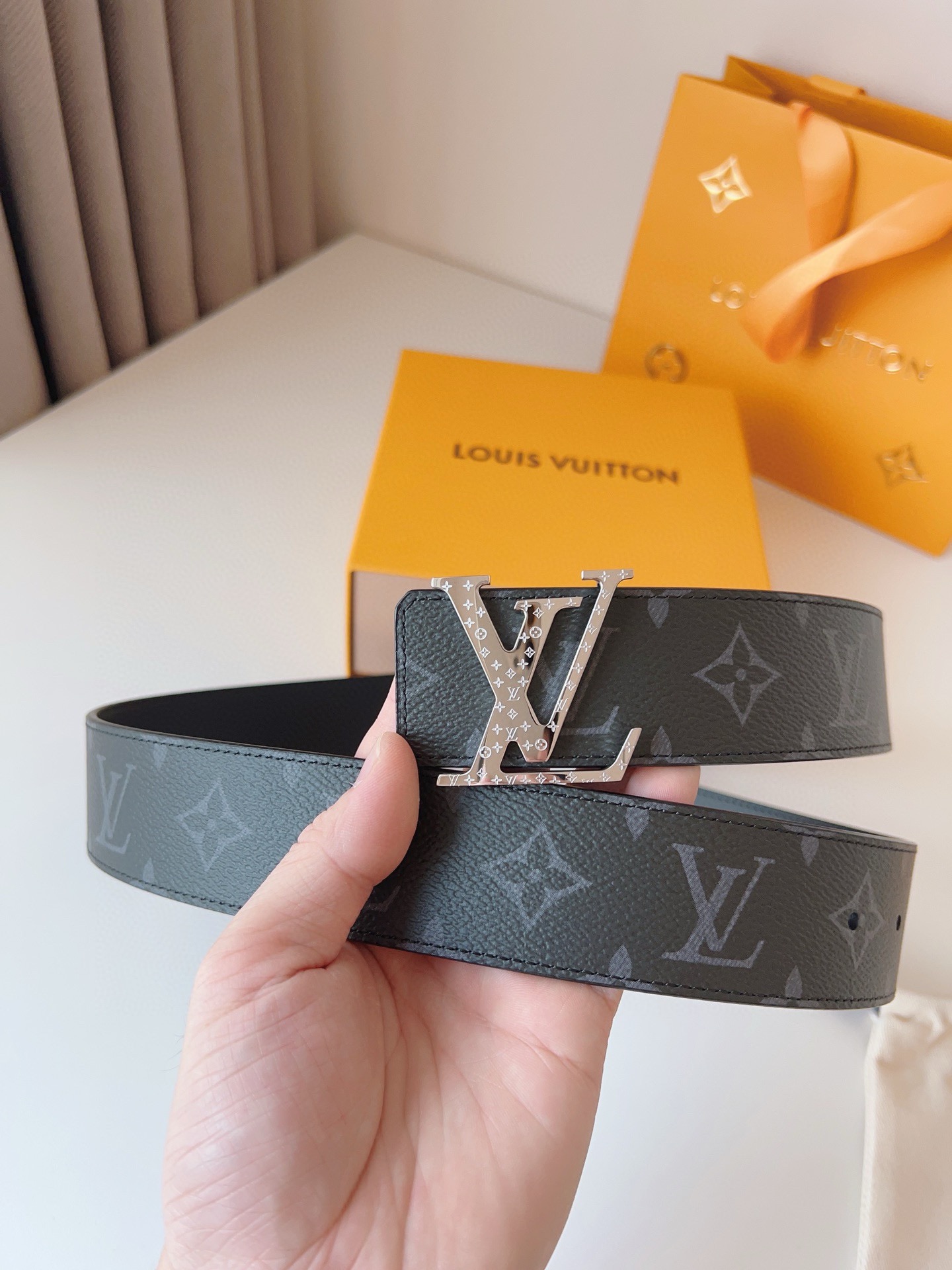 Louis Vuitton Basic Belt 40mm-l