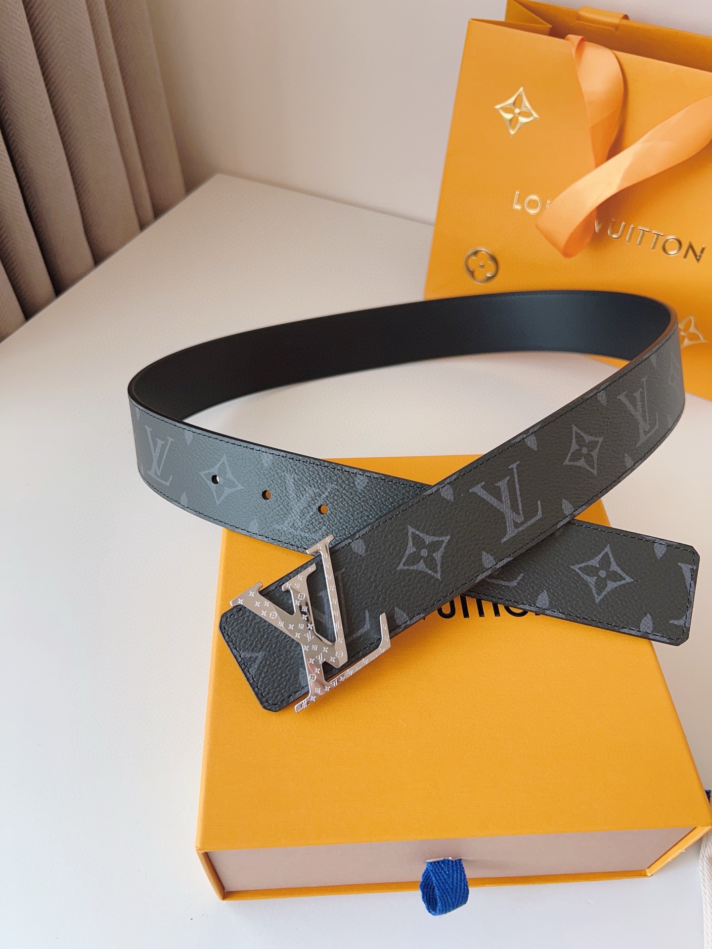 Louis Vuitton Basic Belt 40mm-l