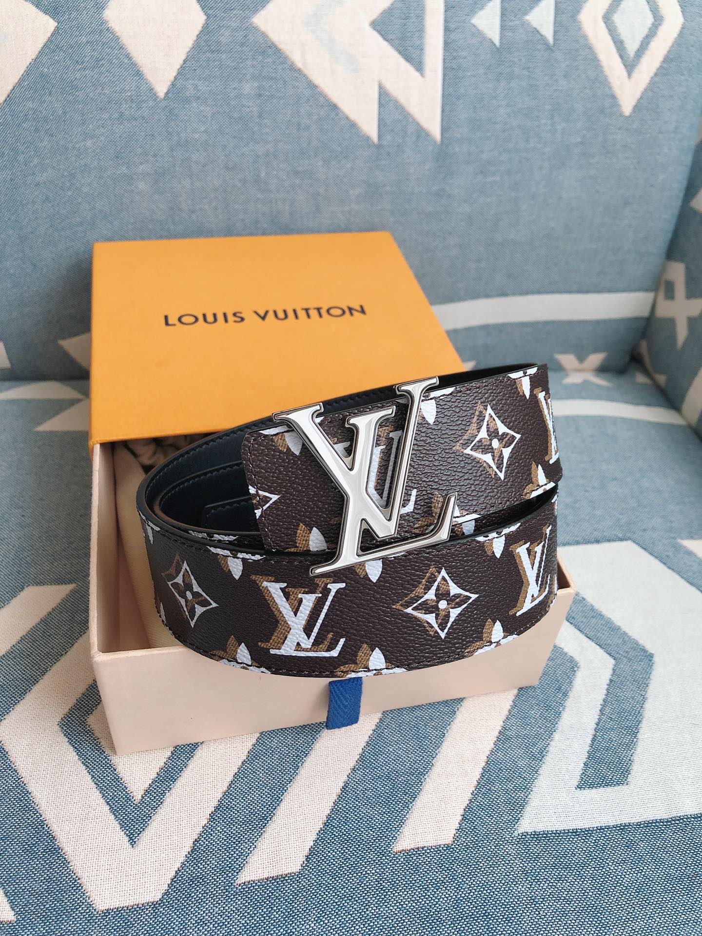Louis Vuitton Male Leather Belt M-l