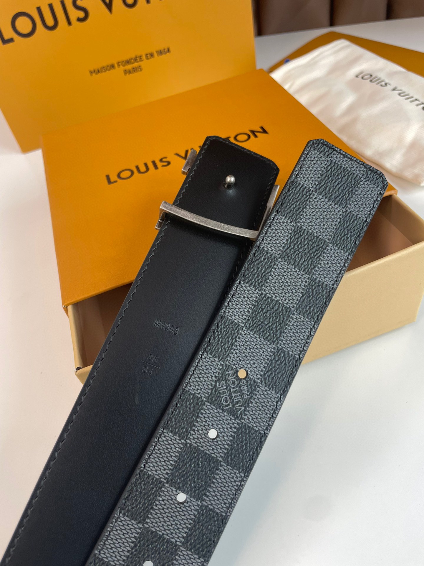 Louis Vuitton Basic Belt L