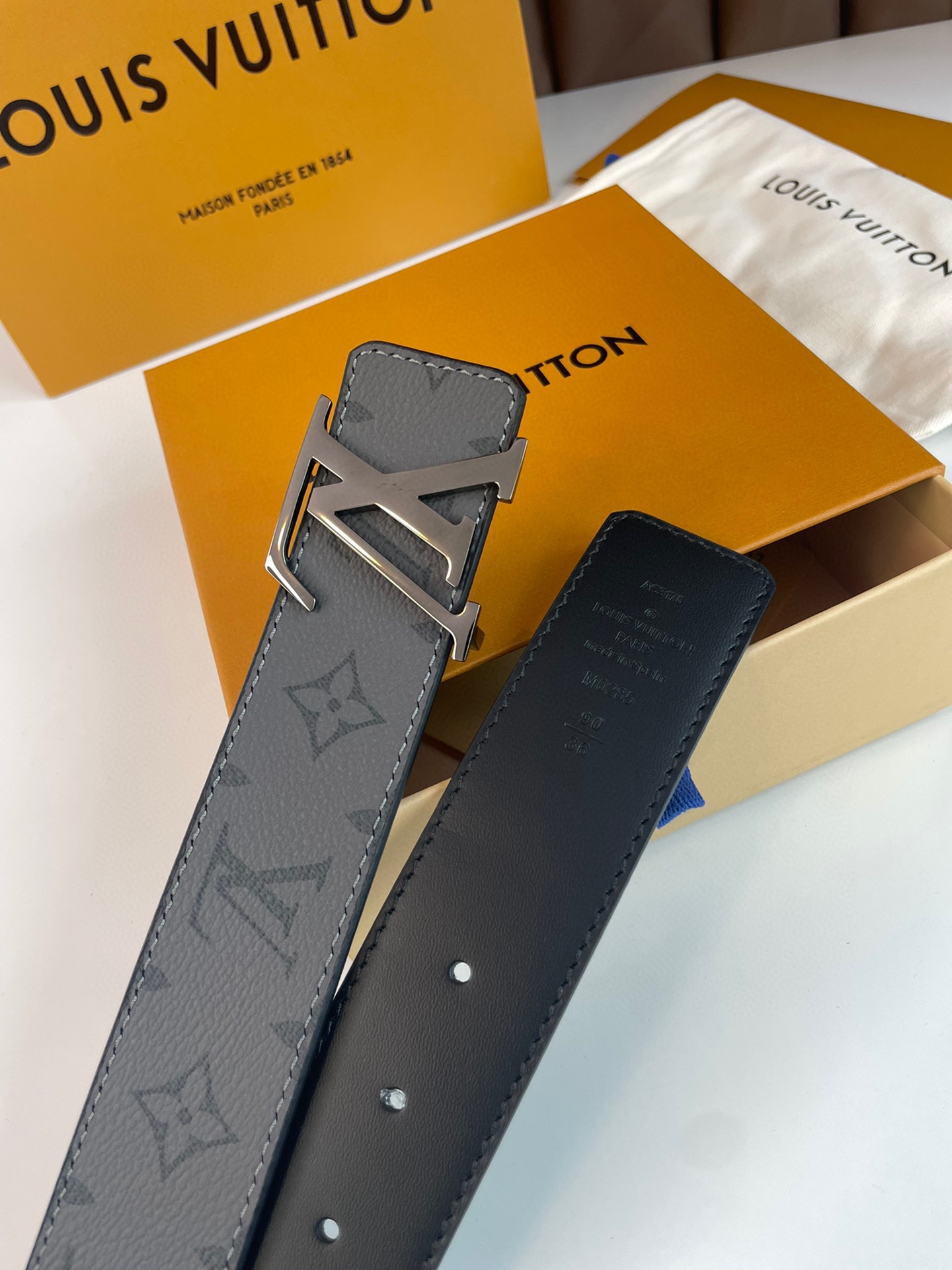 Louis Vuitton Basic Belt L