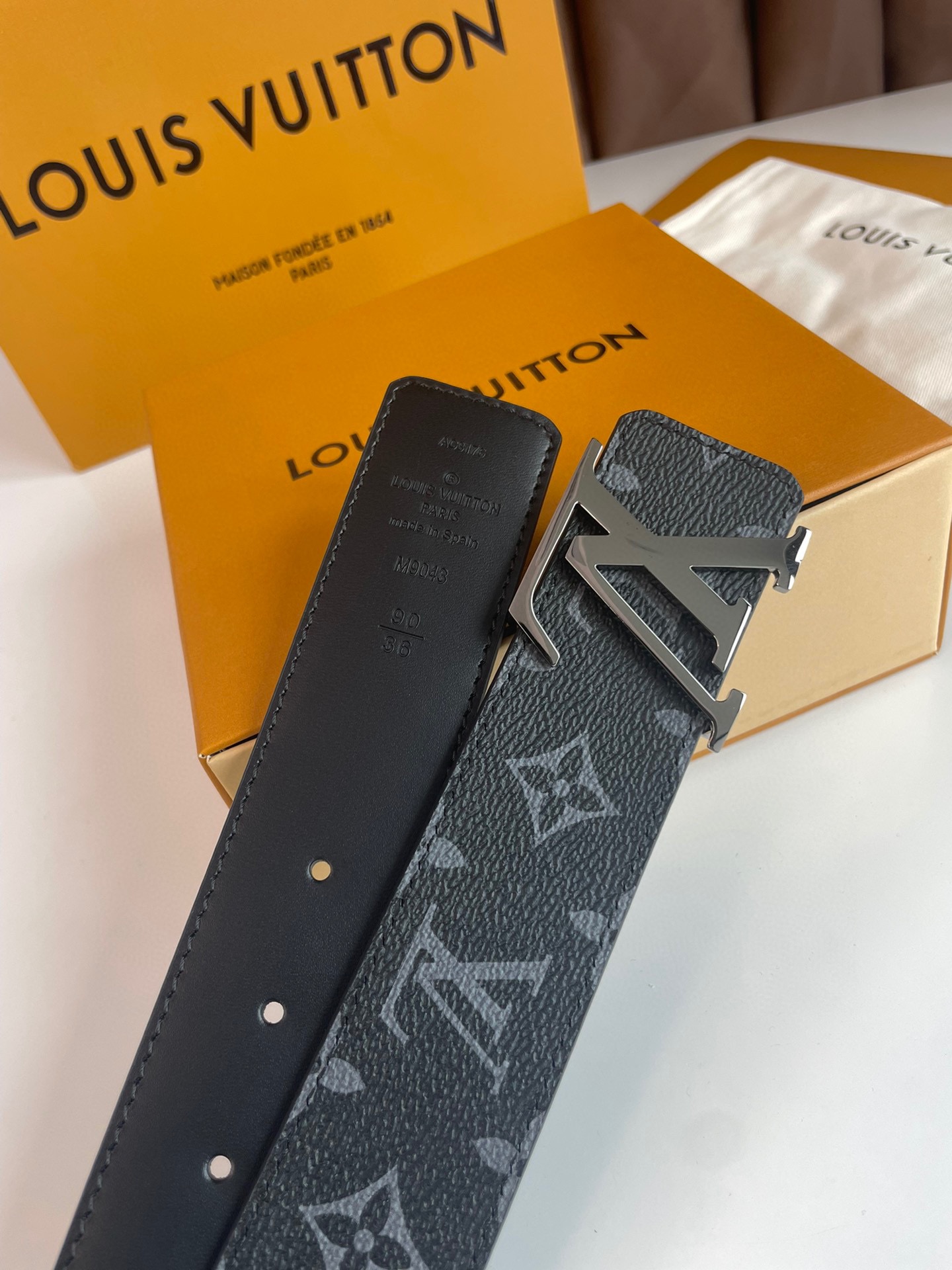Louis Vuitton Basic Belt L