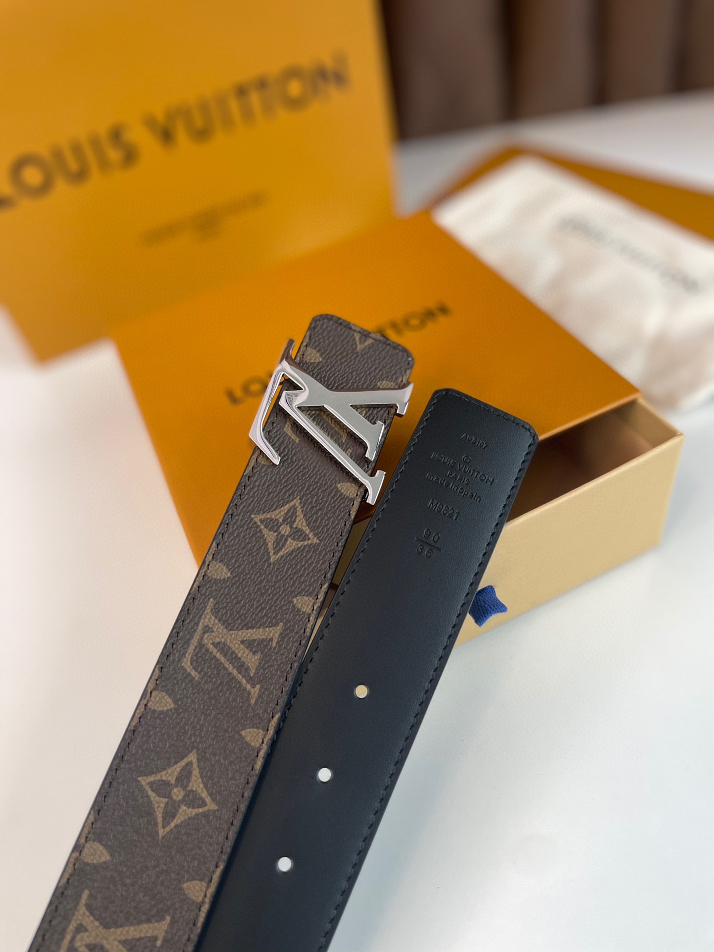 Louis Vuitton Basic Belt L