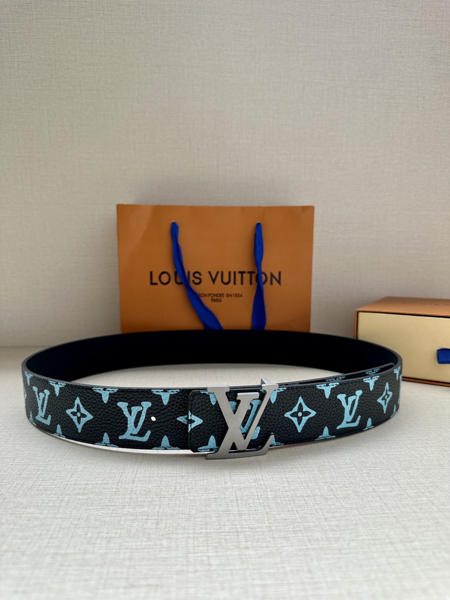 Louis Vuitton Male Basic Belt Cow Leather S-m-l