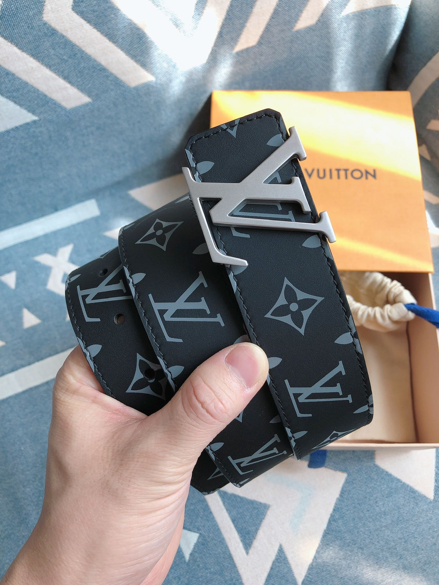 Louis Vuitton Male Leather Belt M-l