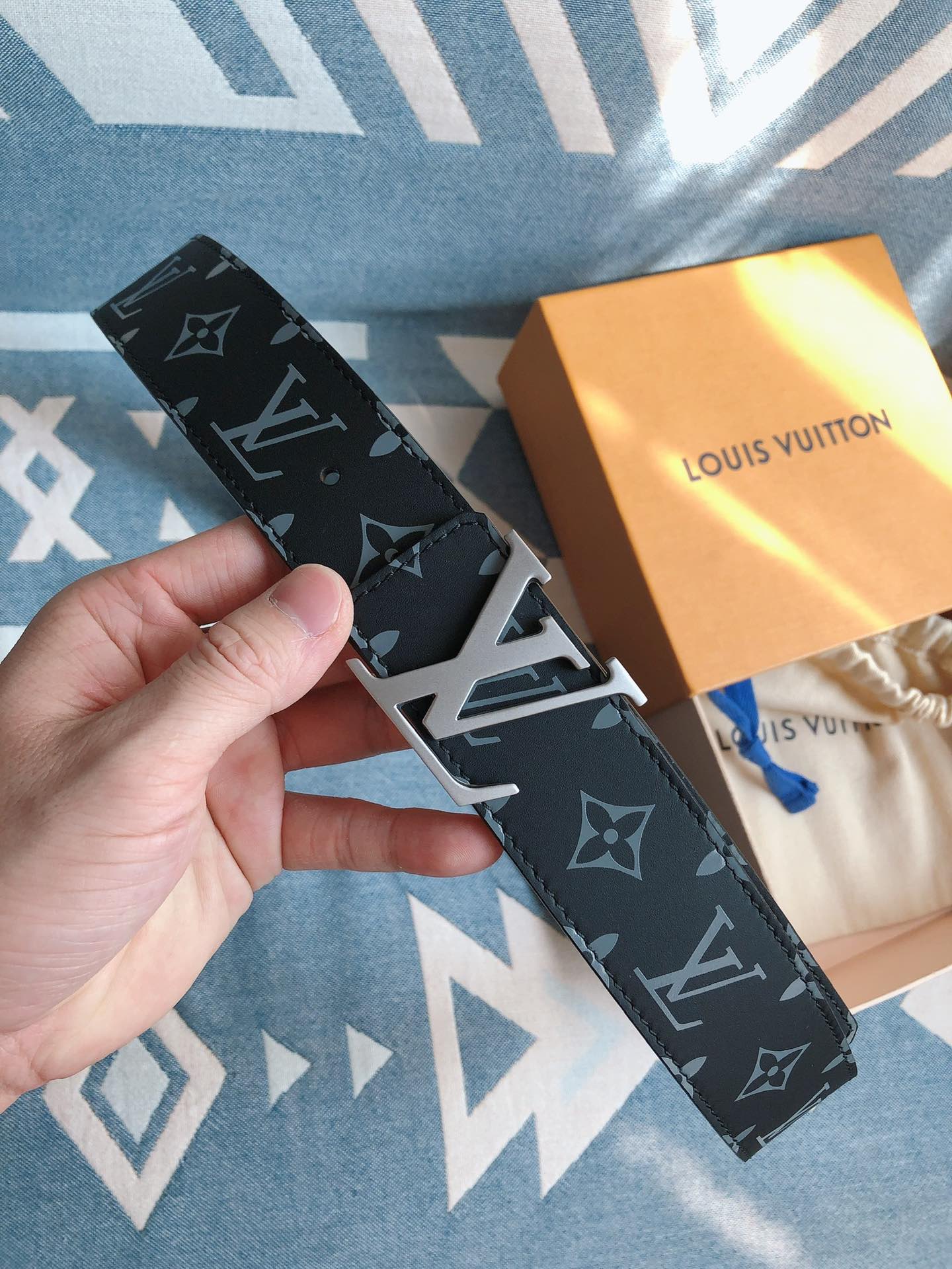 Louis Vuitton Male Leather Belt M-l