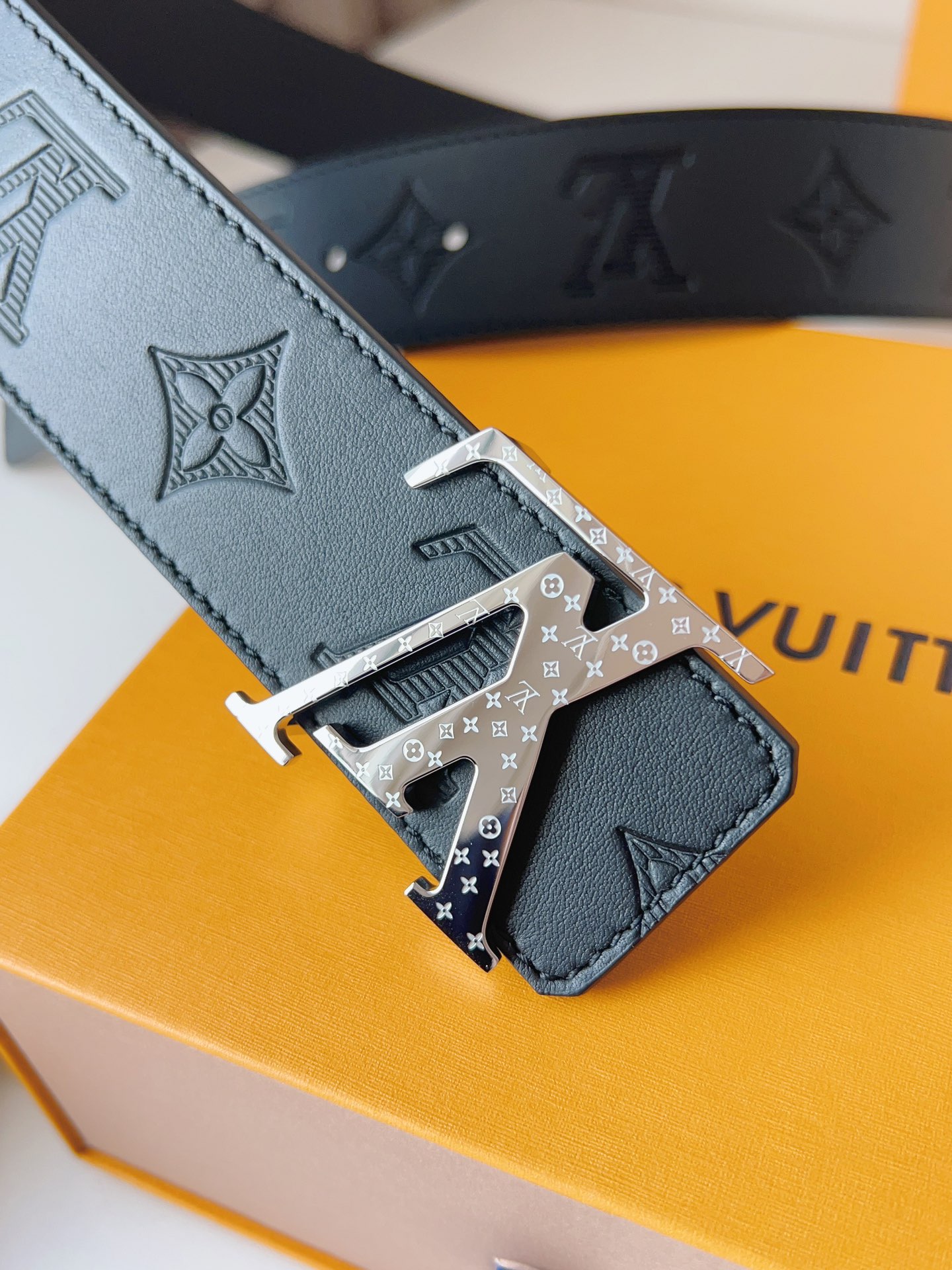Louis Vuitton Basic Belt 40mm-l
