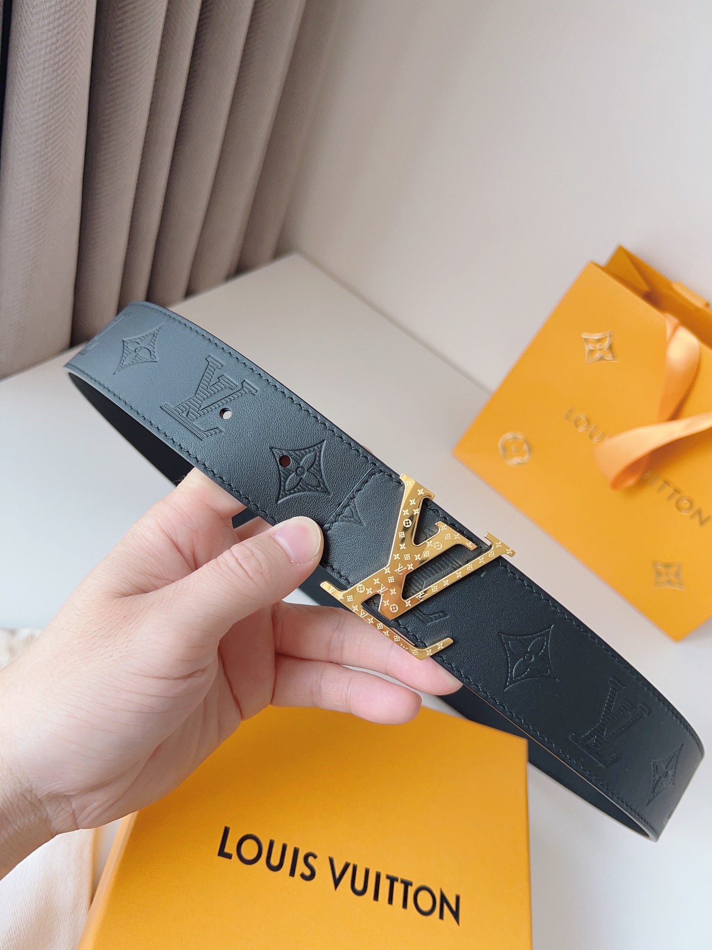 Louis Vuitton Basic Belt 40mm-l