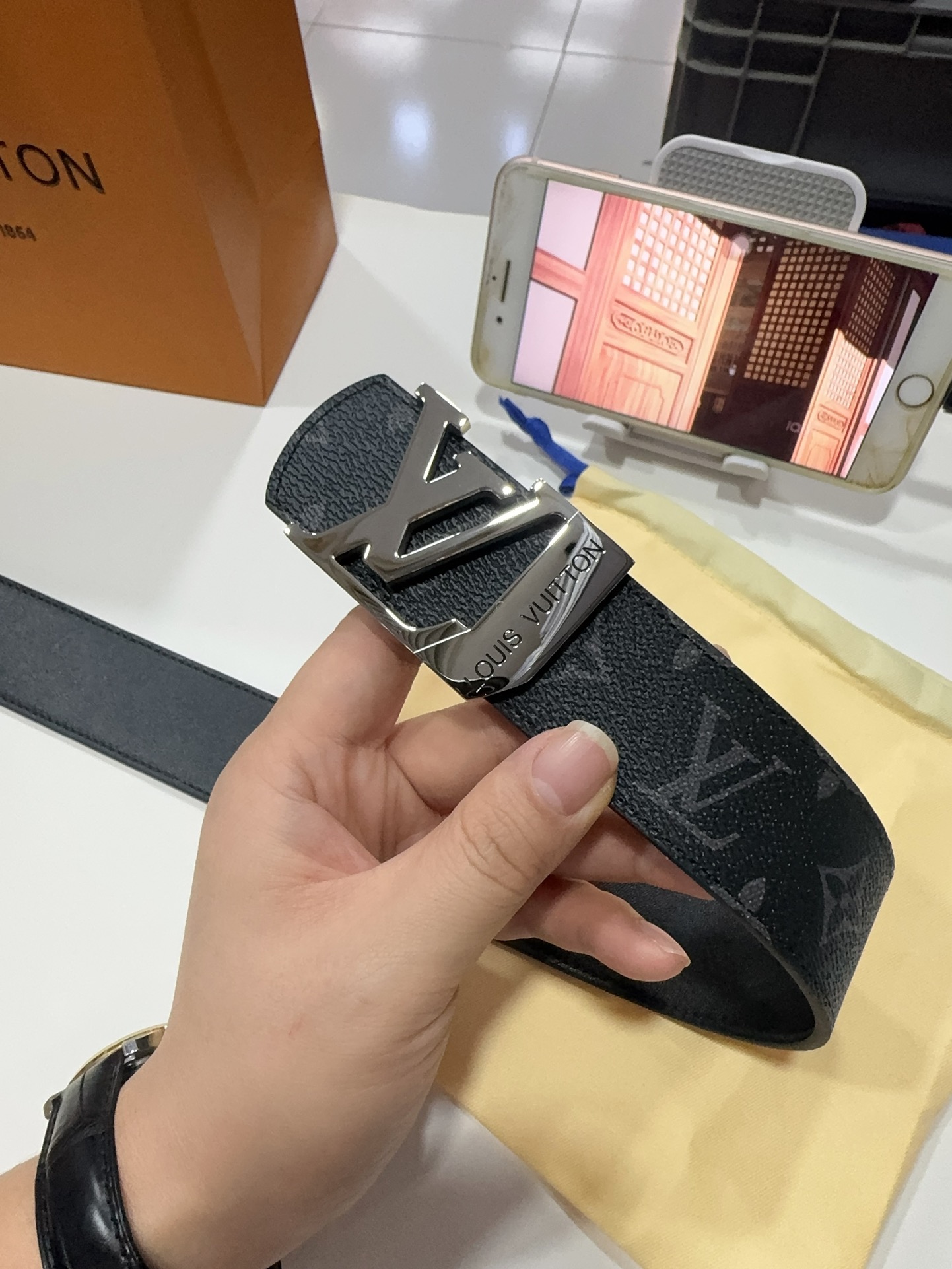 Louis Vuitton Basic Belt 40mm-l