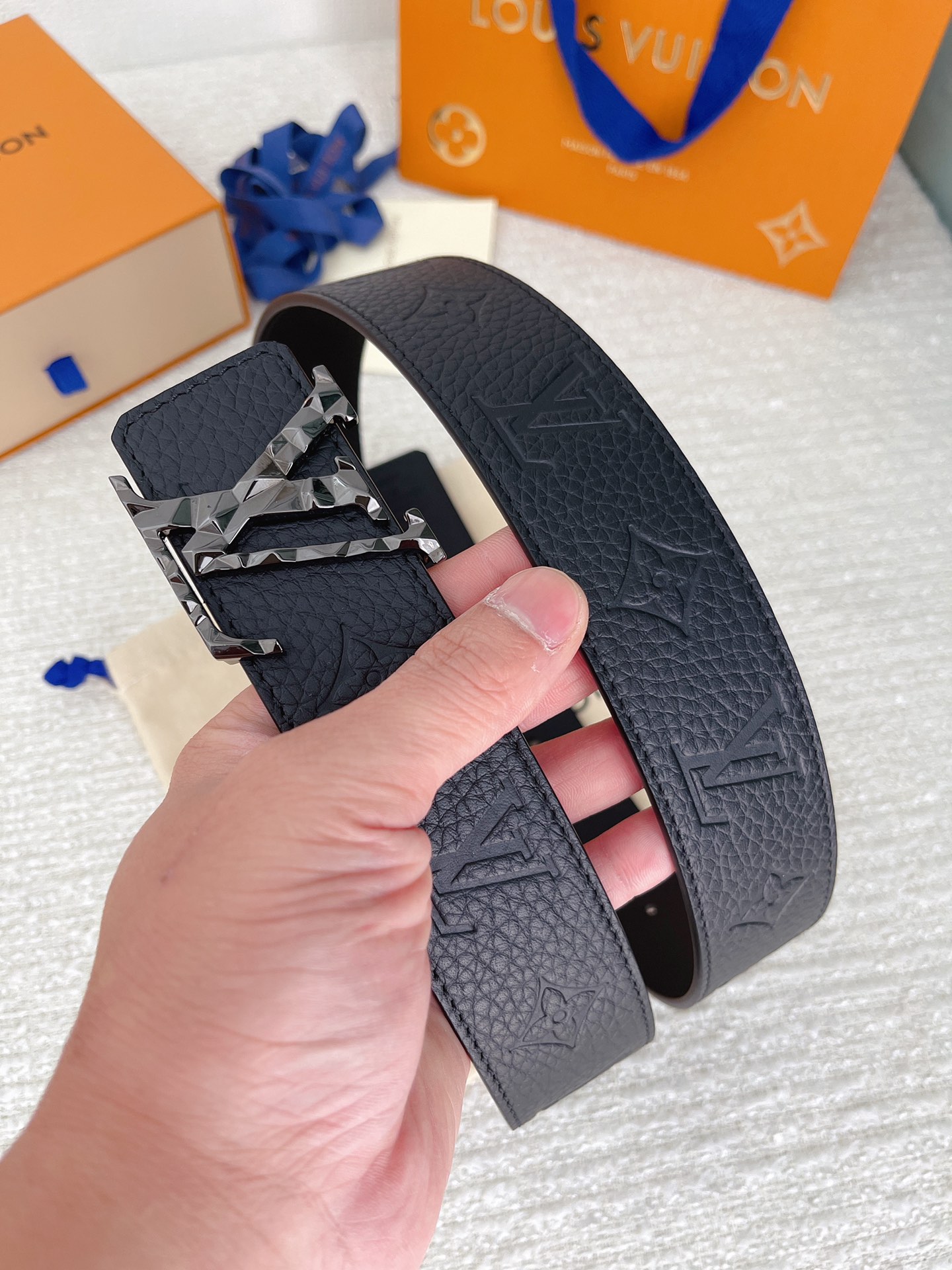 Louis Vuitton Male Leather Belt Cow Leather S-l