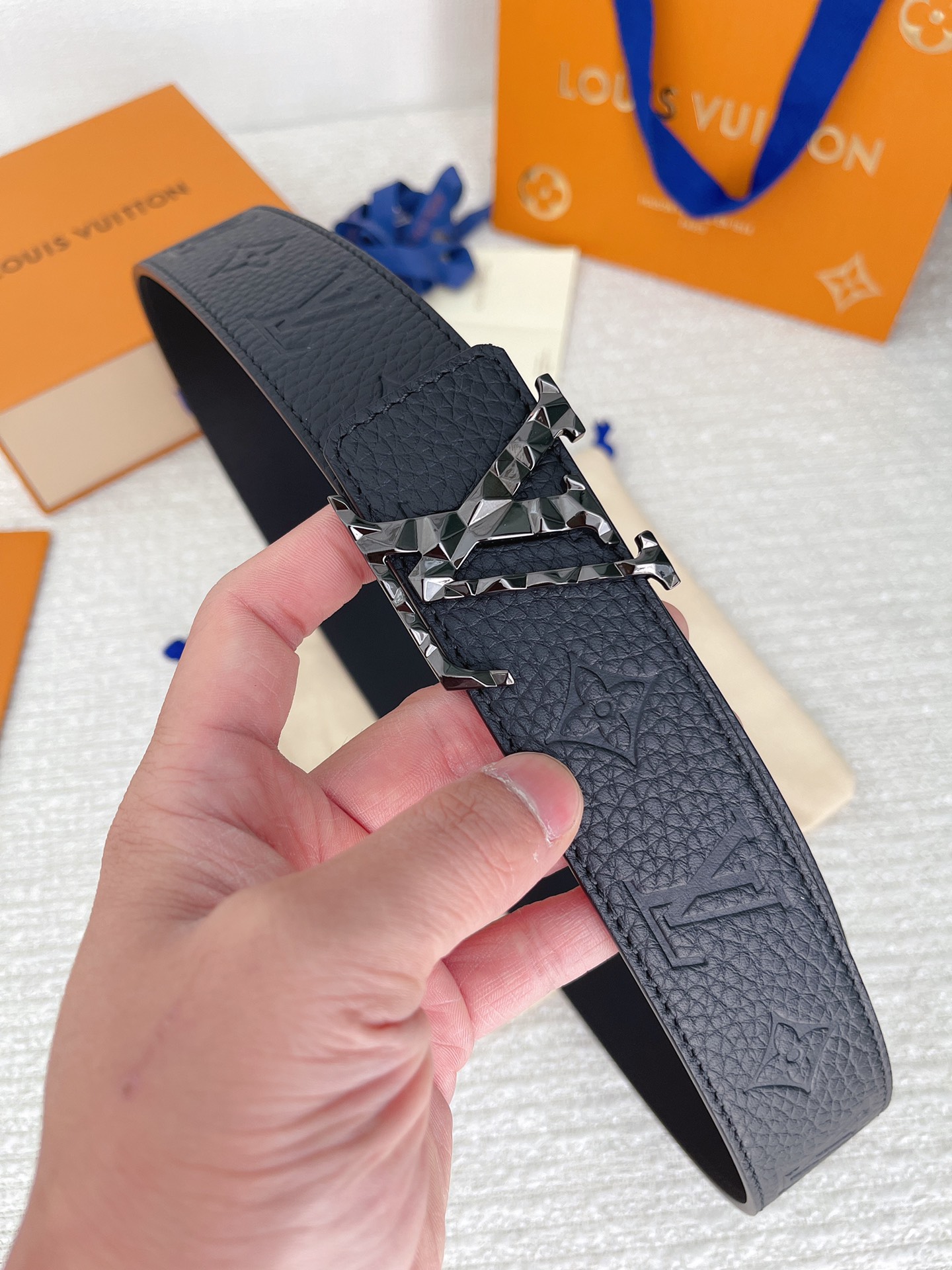 Louis Vuitton Male Leather Belt Cow Leather S-l