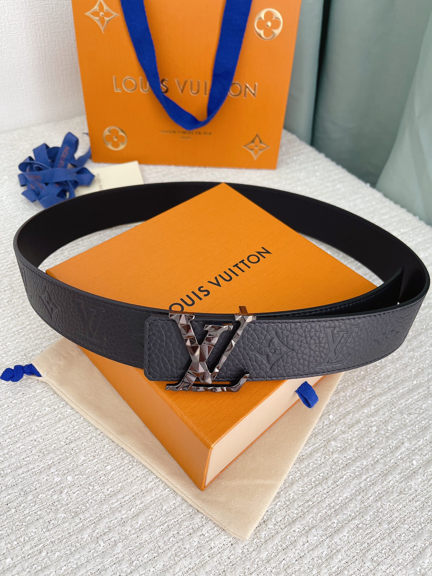 Louis Vuitton Male Leather Belt Cow Leather S-l