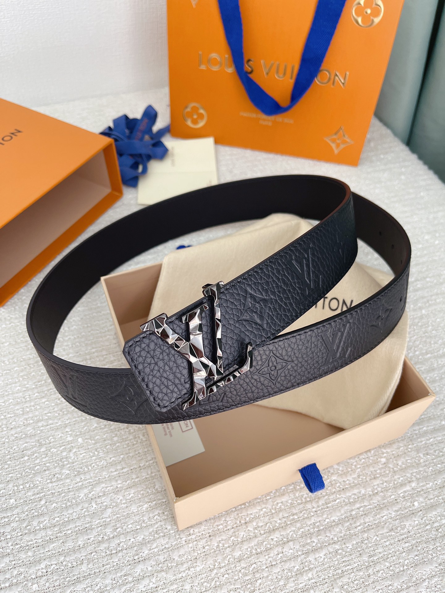 Louis Vuitton Male Leather Belt Cow Leather S-l