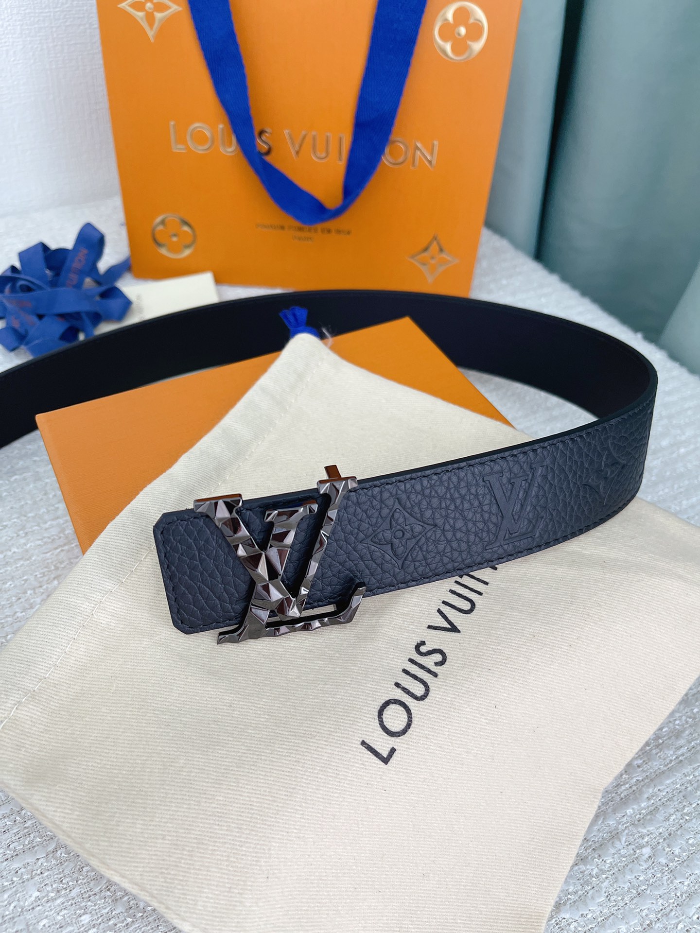 Louis Vuitton Male Leather Belt Cow Leather S-l