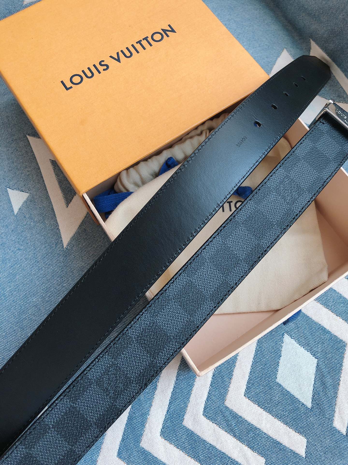 Louis Vuitton Leather Belt 35mm-l