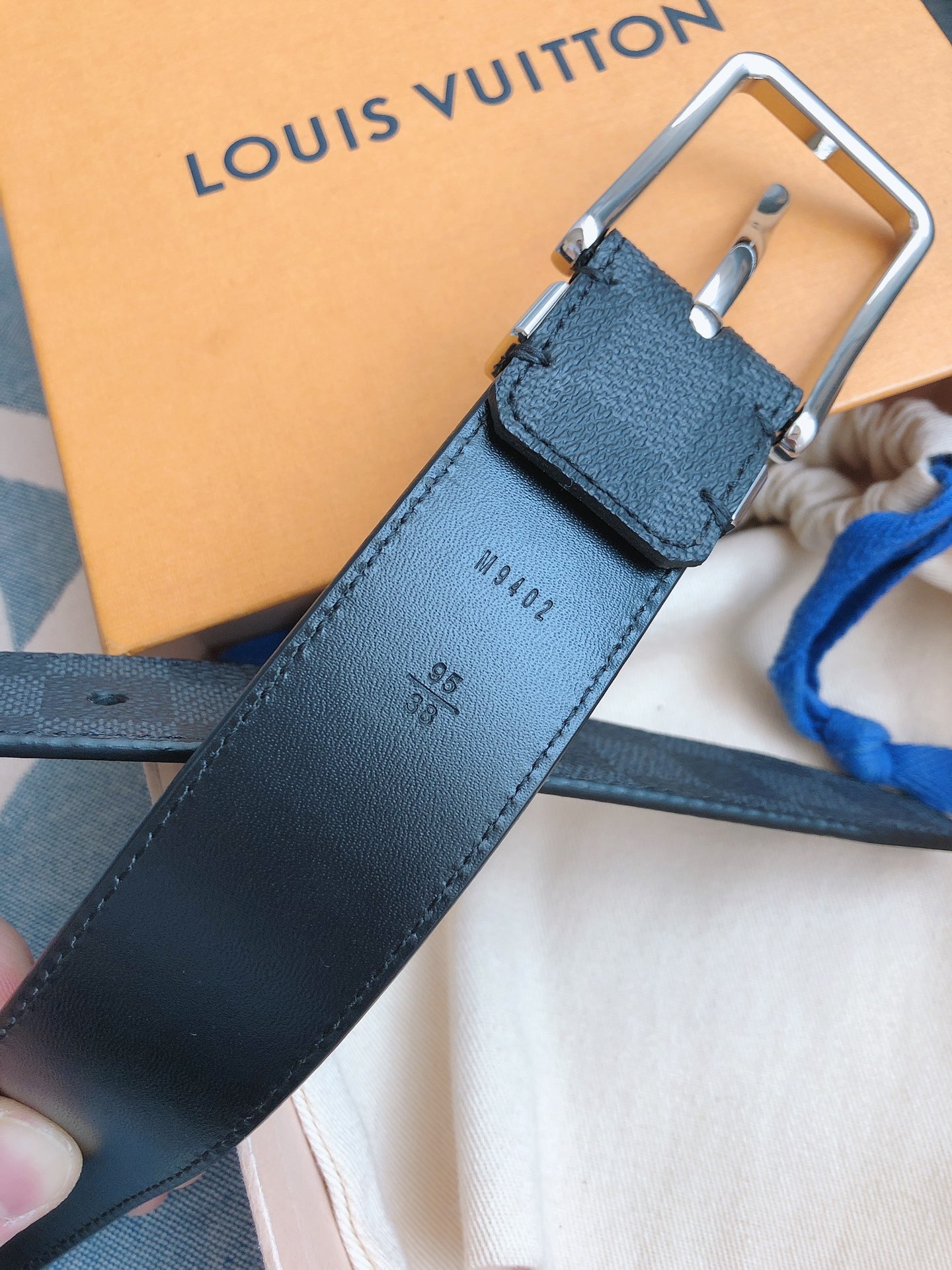 Louis Vuitton Leather Belt 35mm-l