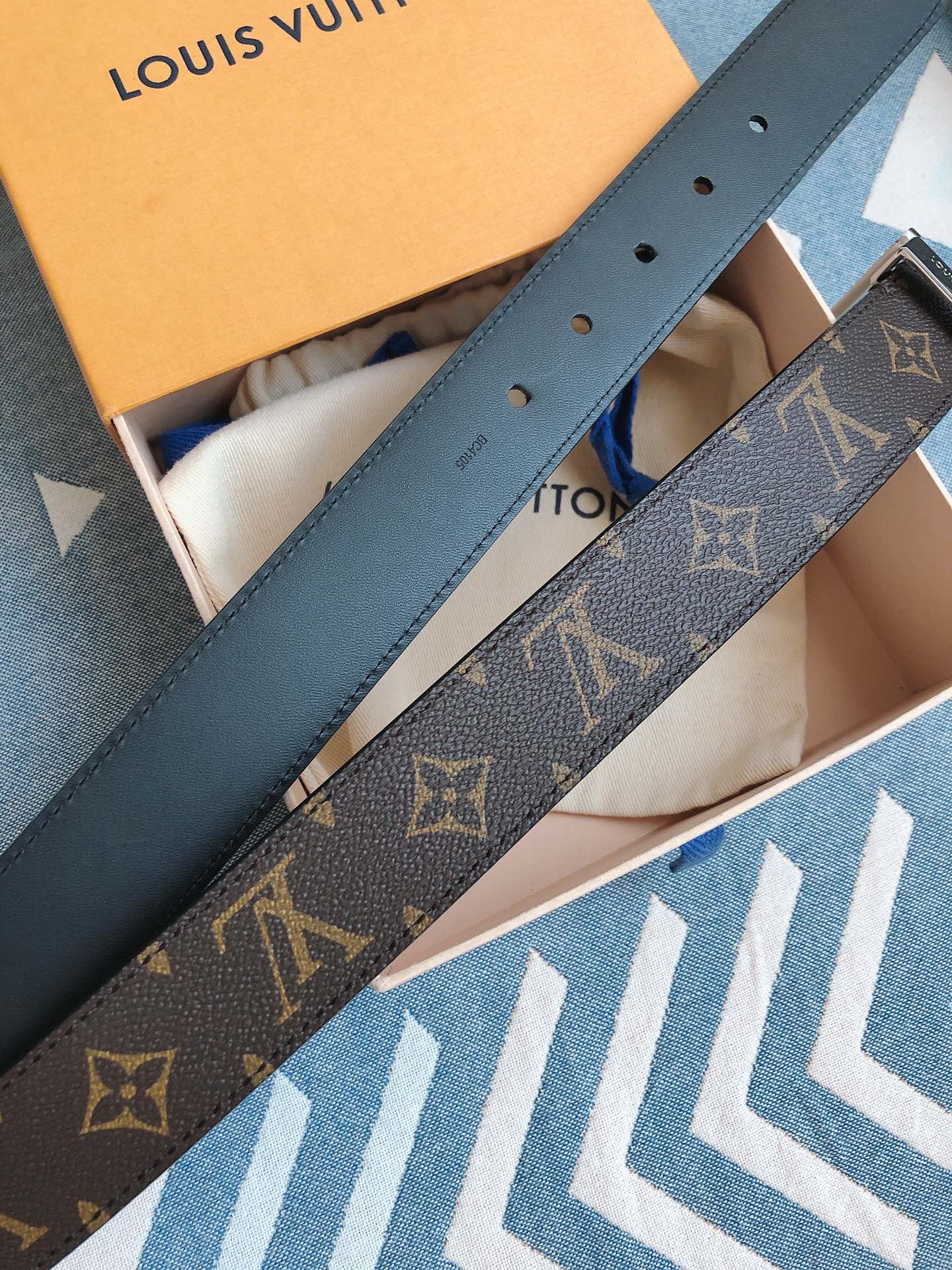 Louis Vuitton Leather Belt 35mm-l