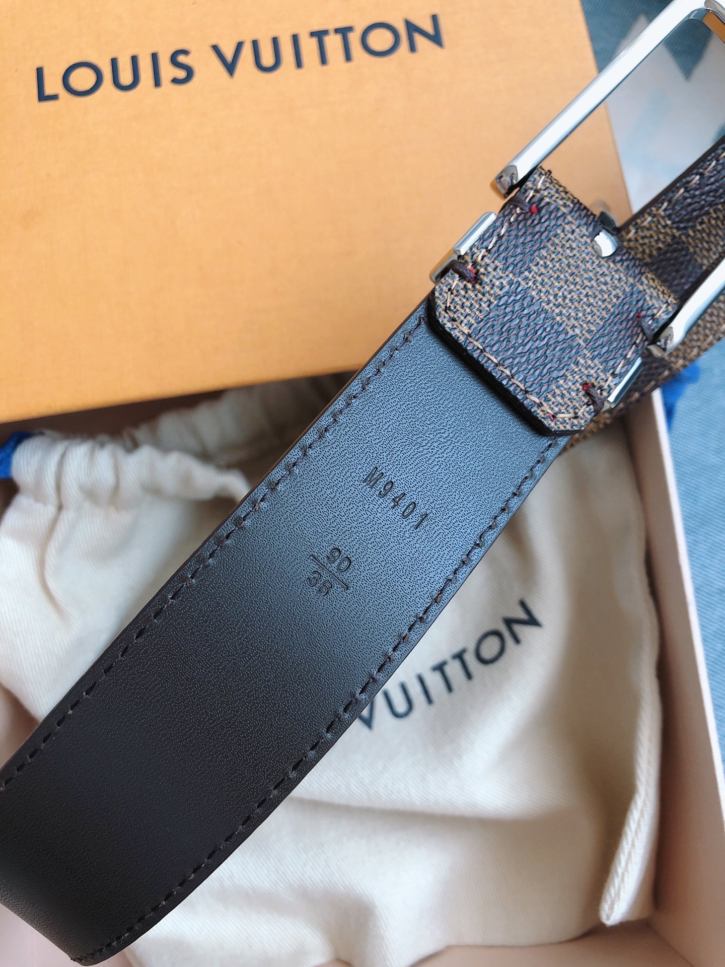 Louis Vuitton Leather Belt 35mm-l