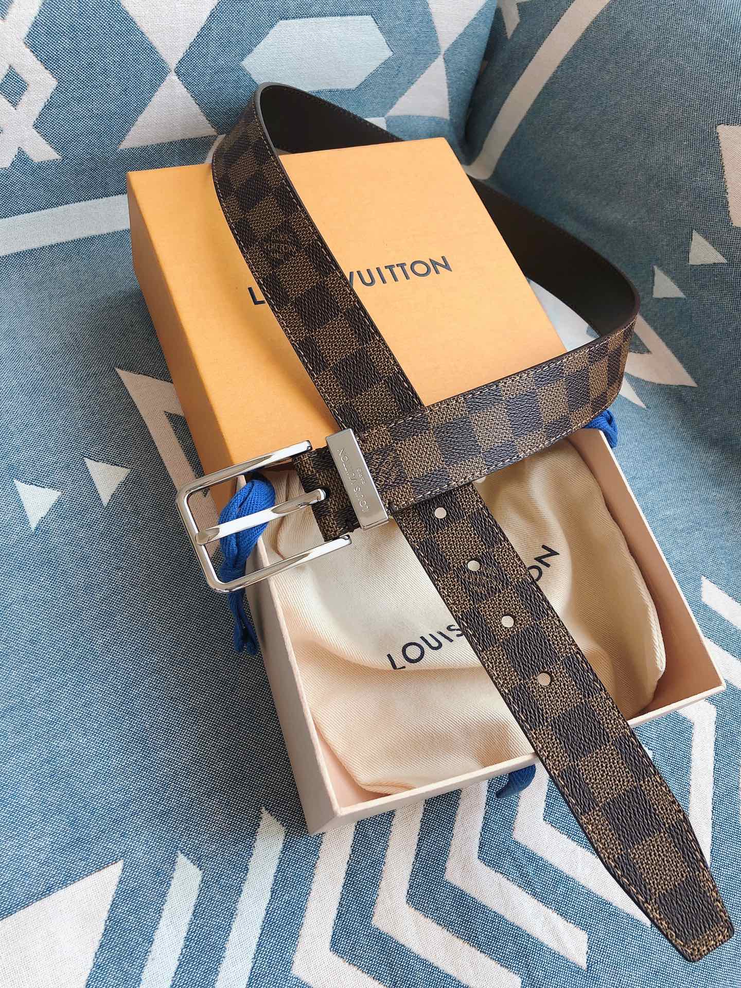 Louis Vuitton Leather Belt 35mm-l
