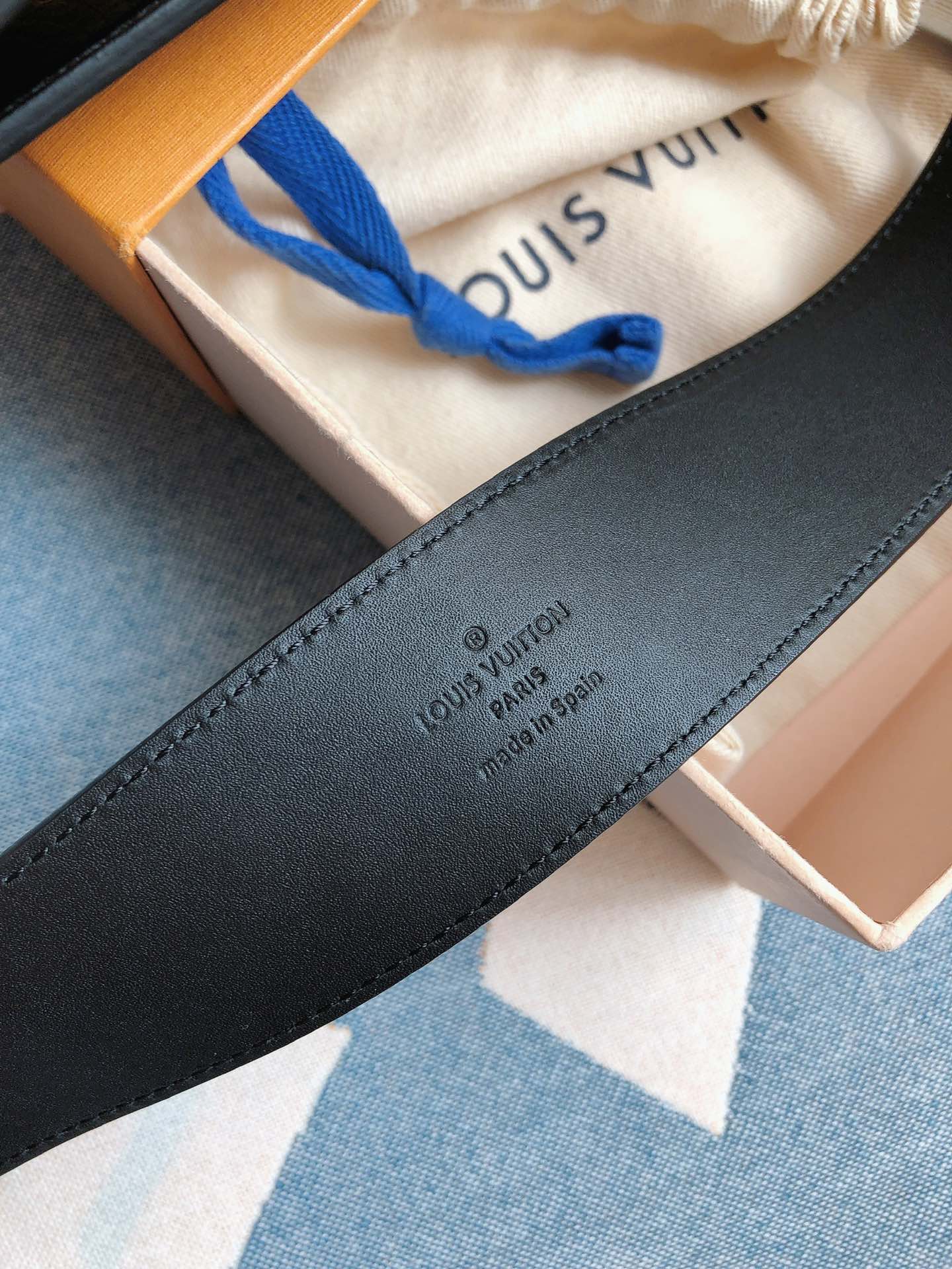 Louis Vuitton Leather Belt 40mm-l