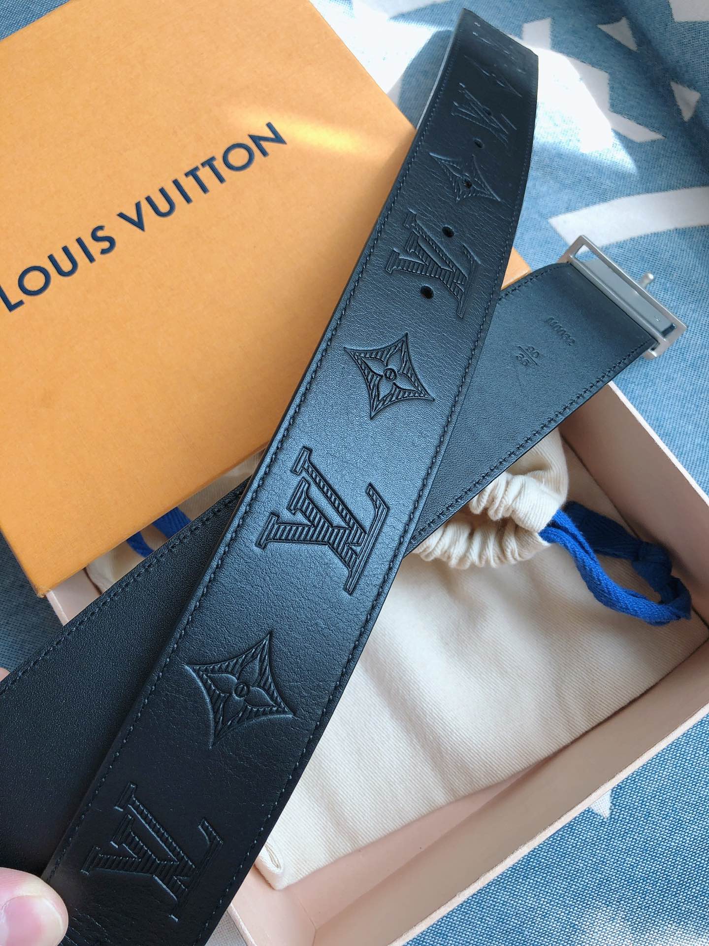 Louis Vuitton Leather Belt 40mm-l