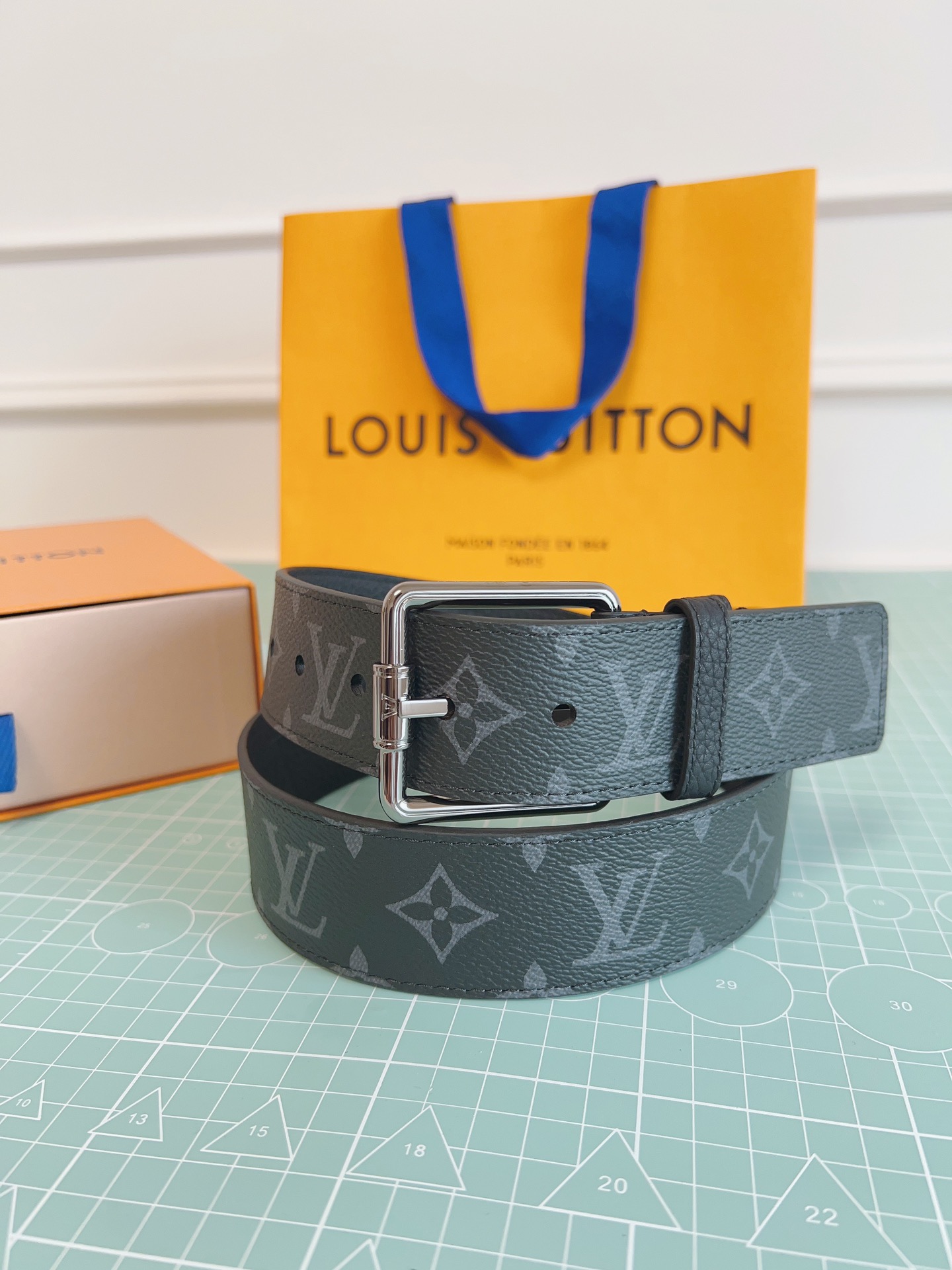 Louis Vuitton Basic Belt Black M-l