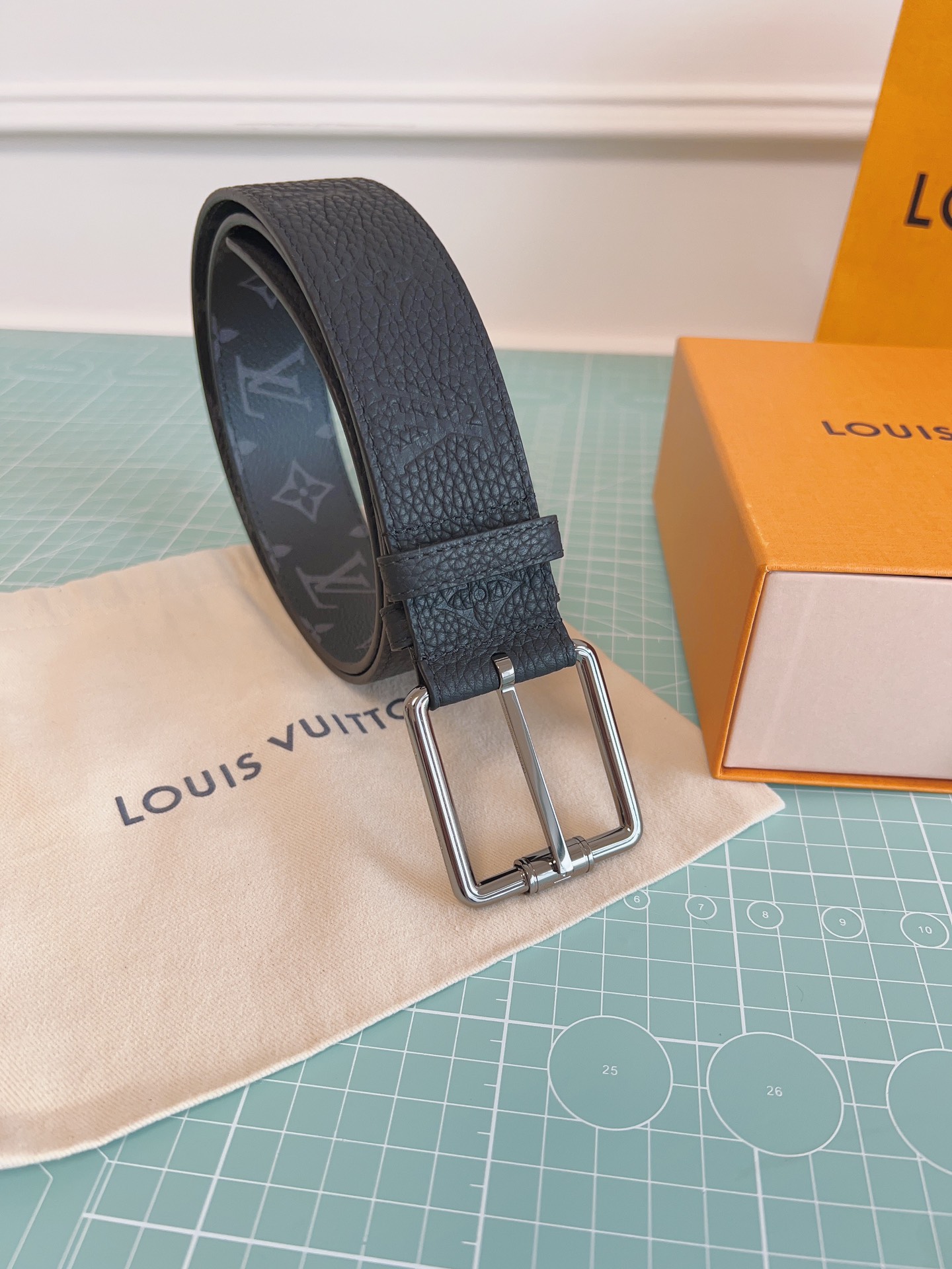 Louis Vuitton Basic Belt Black M-l