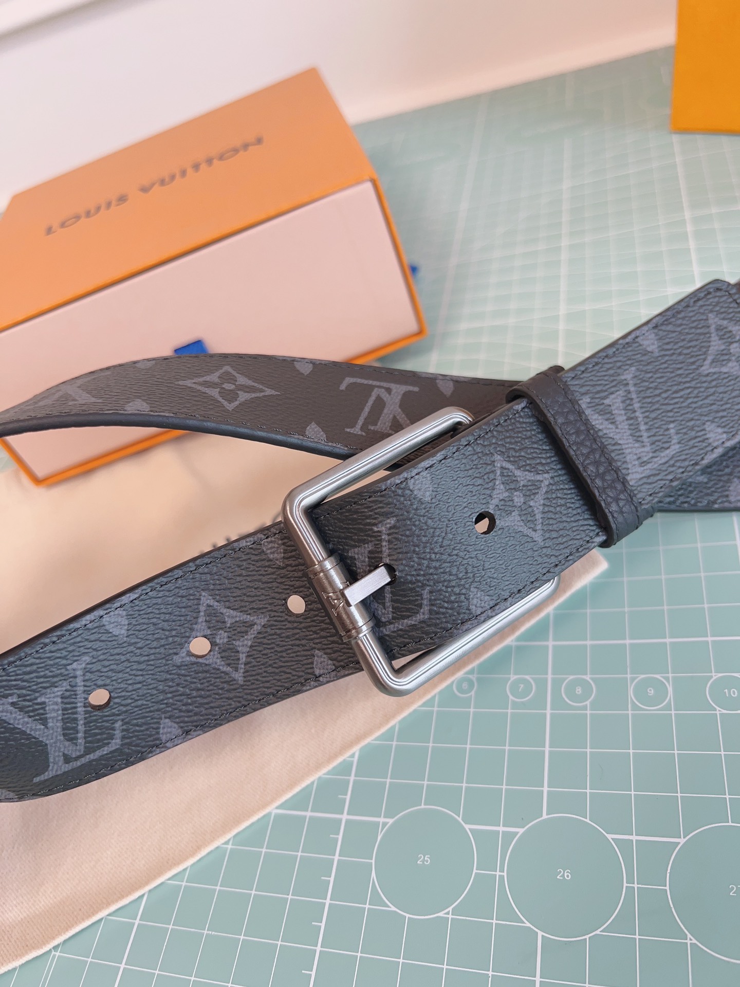 Louis Vuitton Basic Belt Black M-l