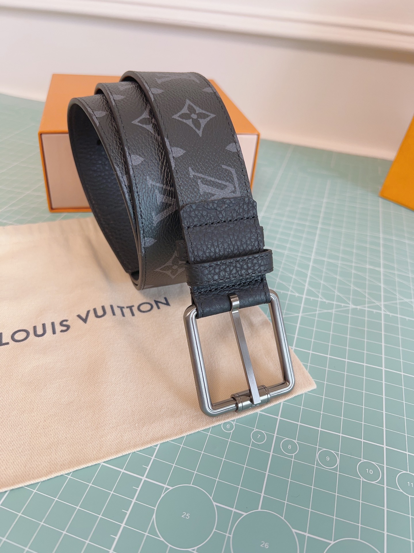 Louis Vuitton Basic Belt Black M-l