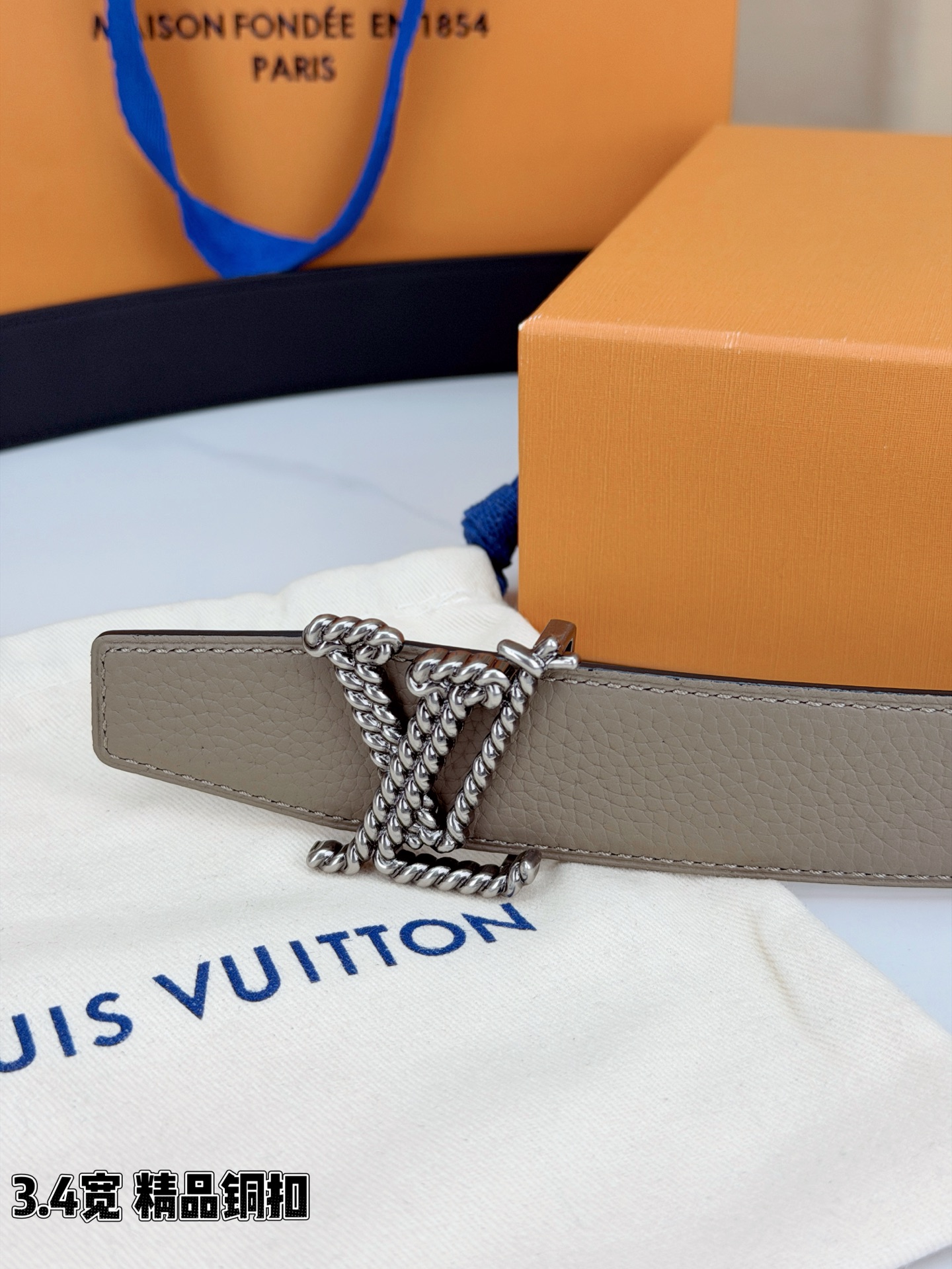 Louis Vuitton Leather Belt Top Grain Leather M-l