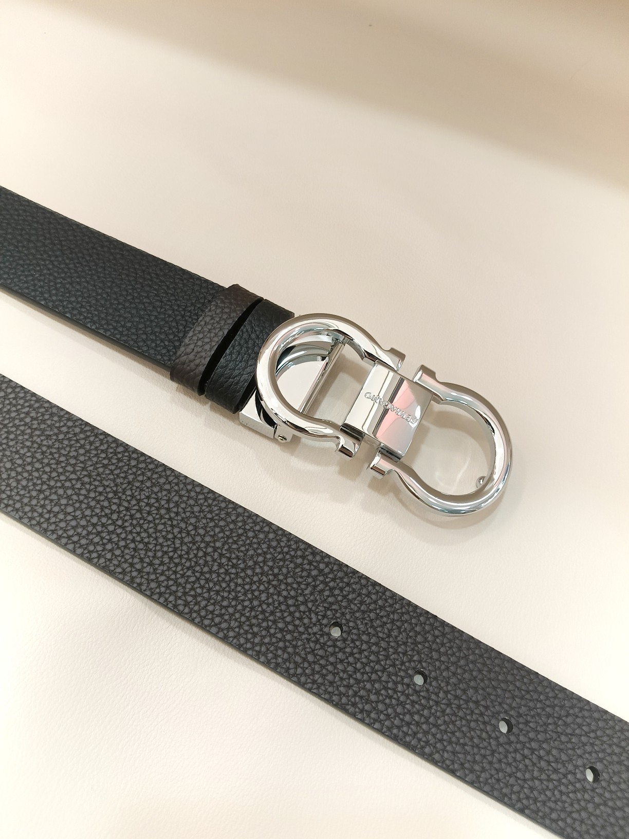 Salvatore Ferragamo Leather Belt M