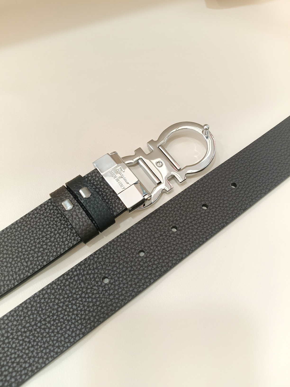 Salvatore Ferragamo Leather Belt M