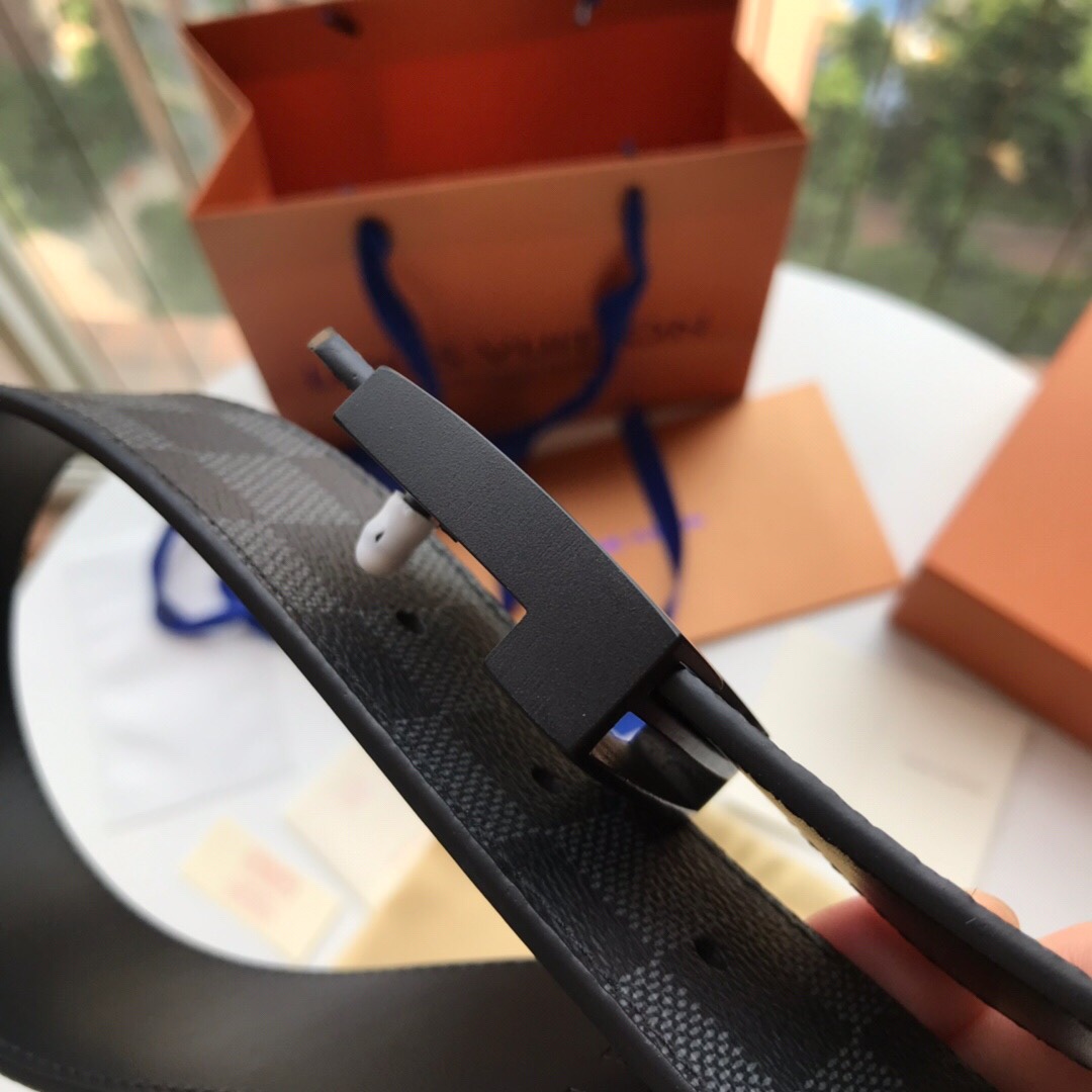 Louis Vuitton Male Basic Belt L