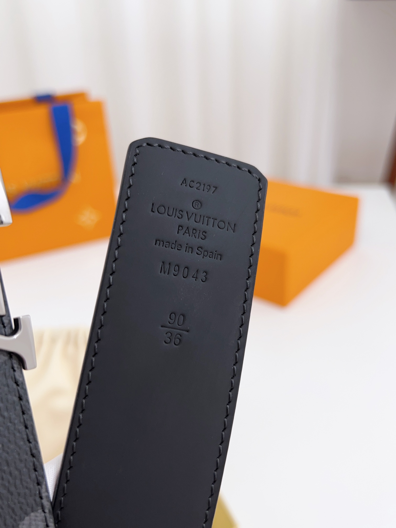 Louis Vuitton Basic Belt Cow Leather Waterproof 125cm-m-l